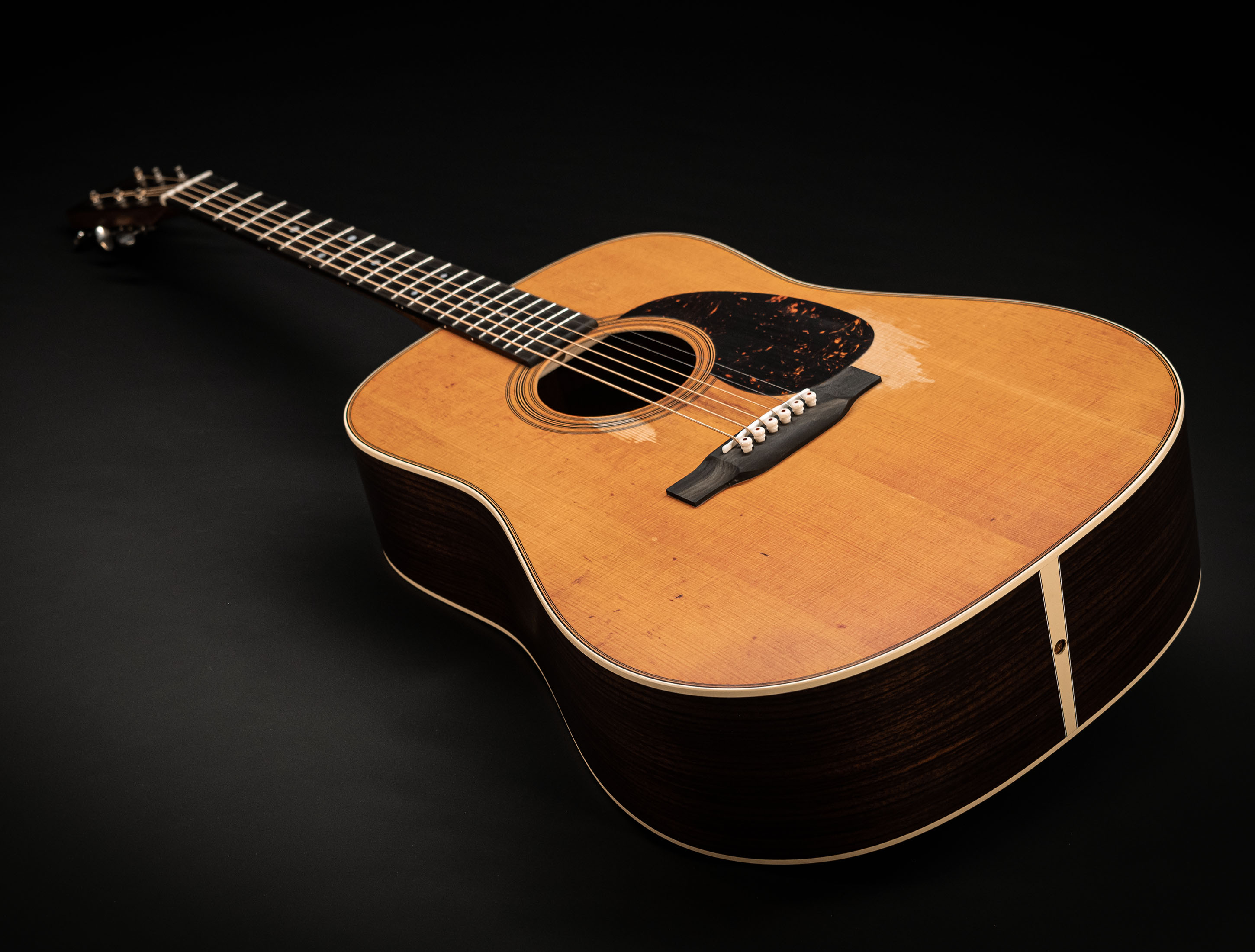 Show gallery (26 images) a153400-Martin-D-28-StreetLegend-musikhaus-hermann