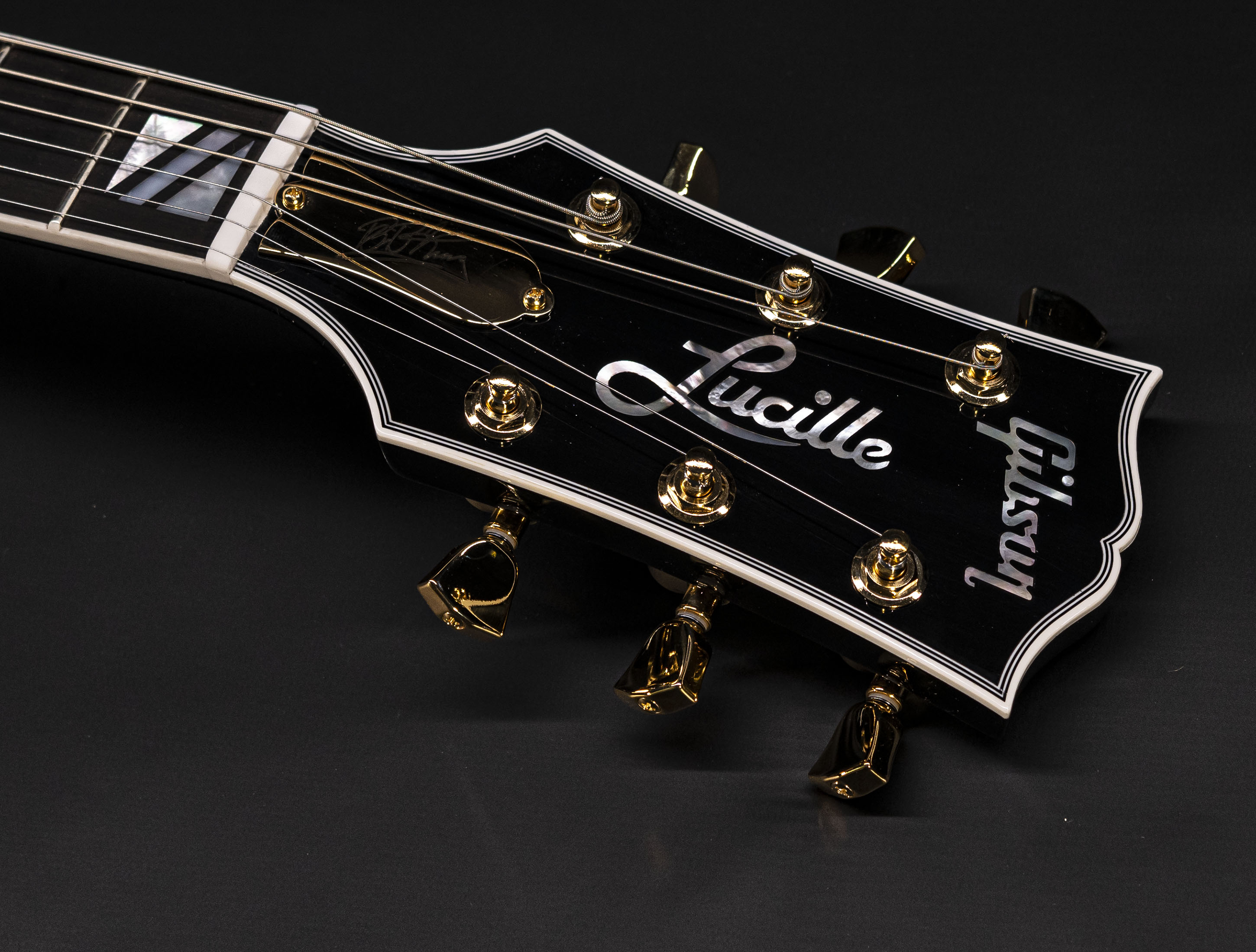 Show gallery (17 images) a10-9256-gibson-bb-king-lucille-transparent-ebony