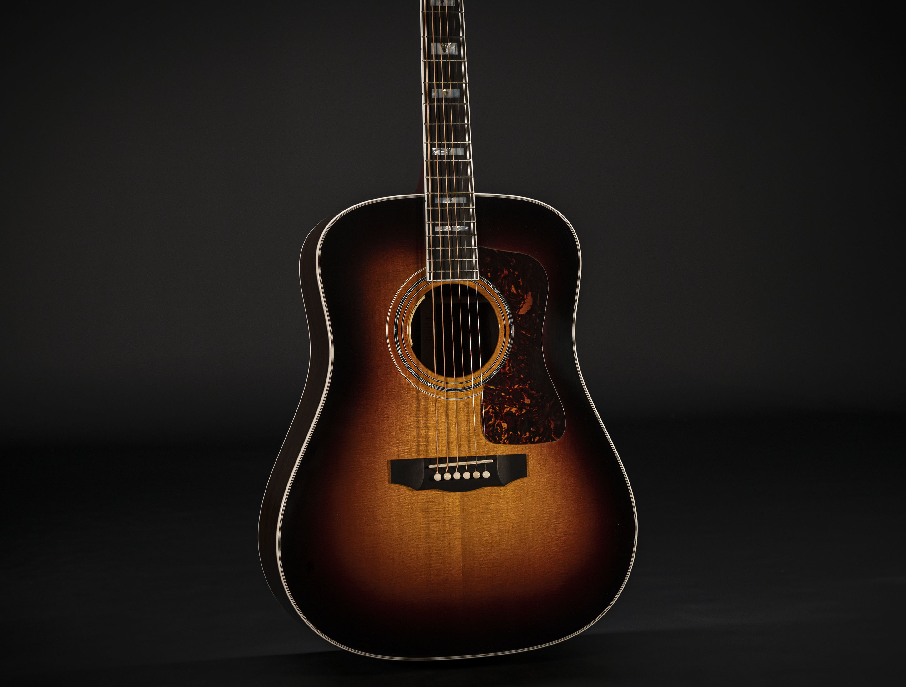 Guild D-55E ATB Antique Sunburst L.R.Baggs USA Guild D-55E ATB Antique Sunburst L.R.Baggs USA