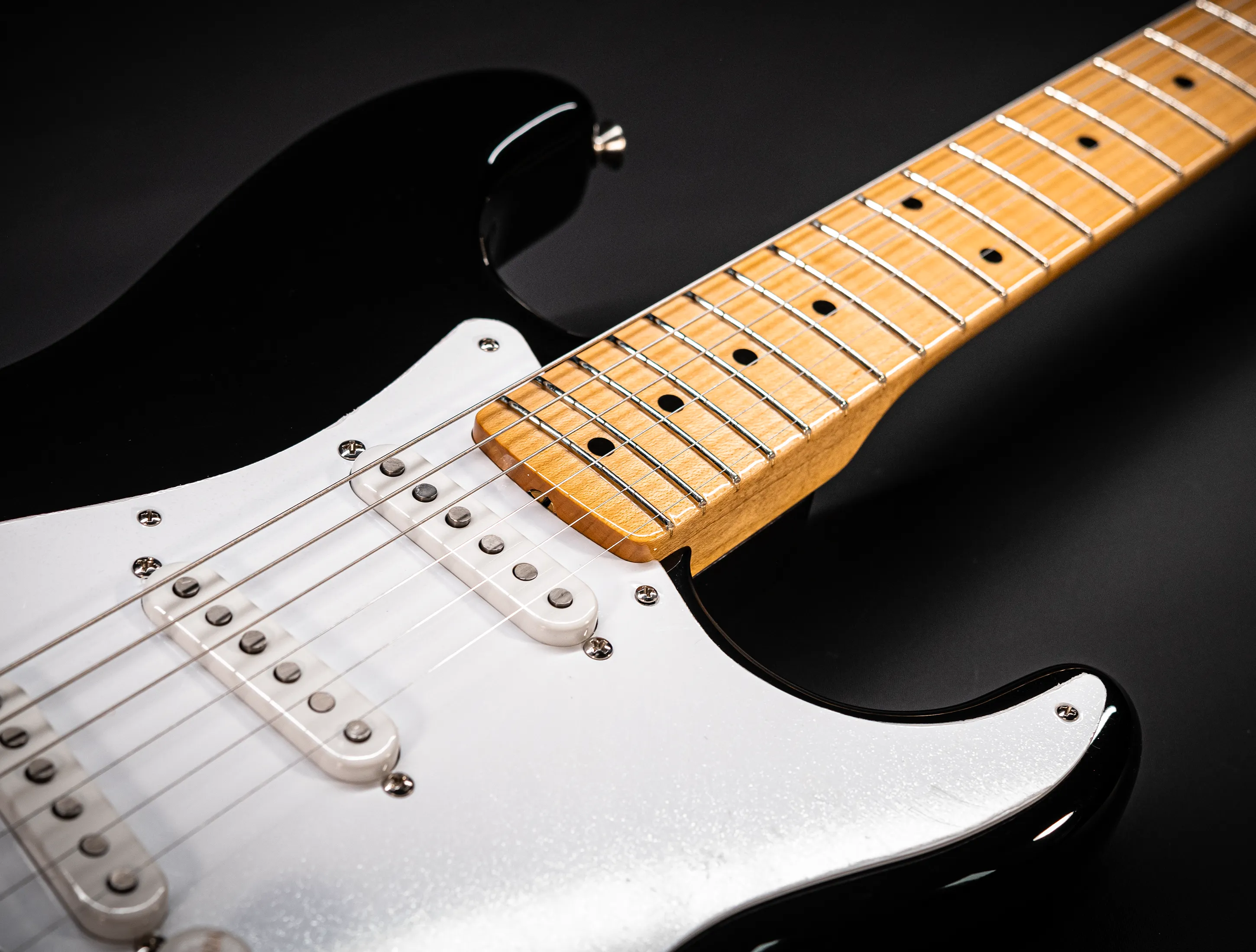 a164490 Fender 70th Anniversary Limited 1954 Stratocaster NOS - Black