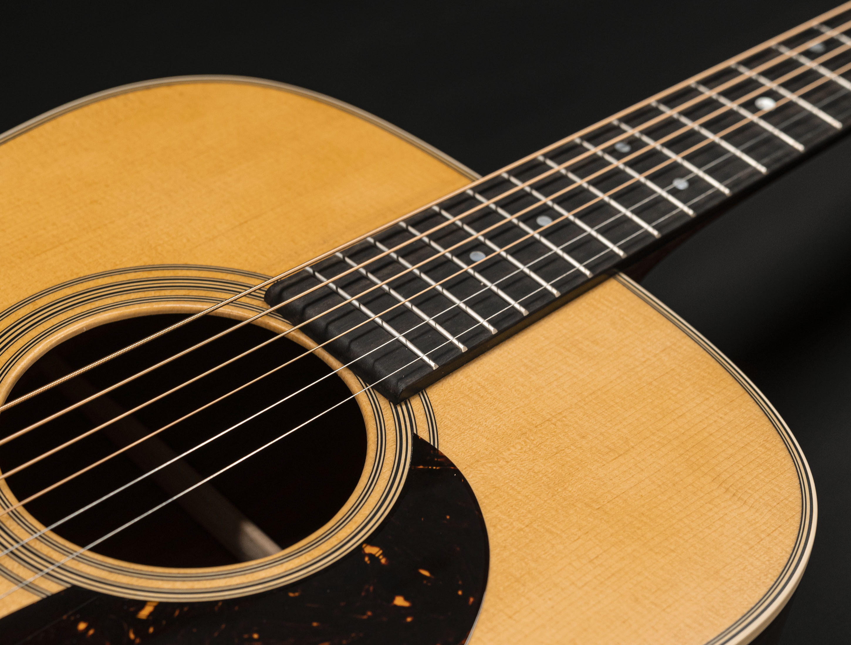 Show gallery (20 images) a135364 martin-d-28-satin-2023