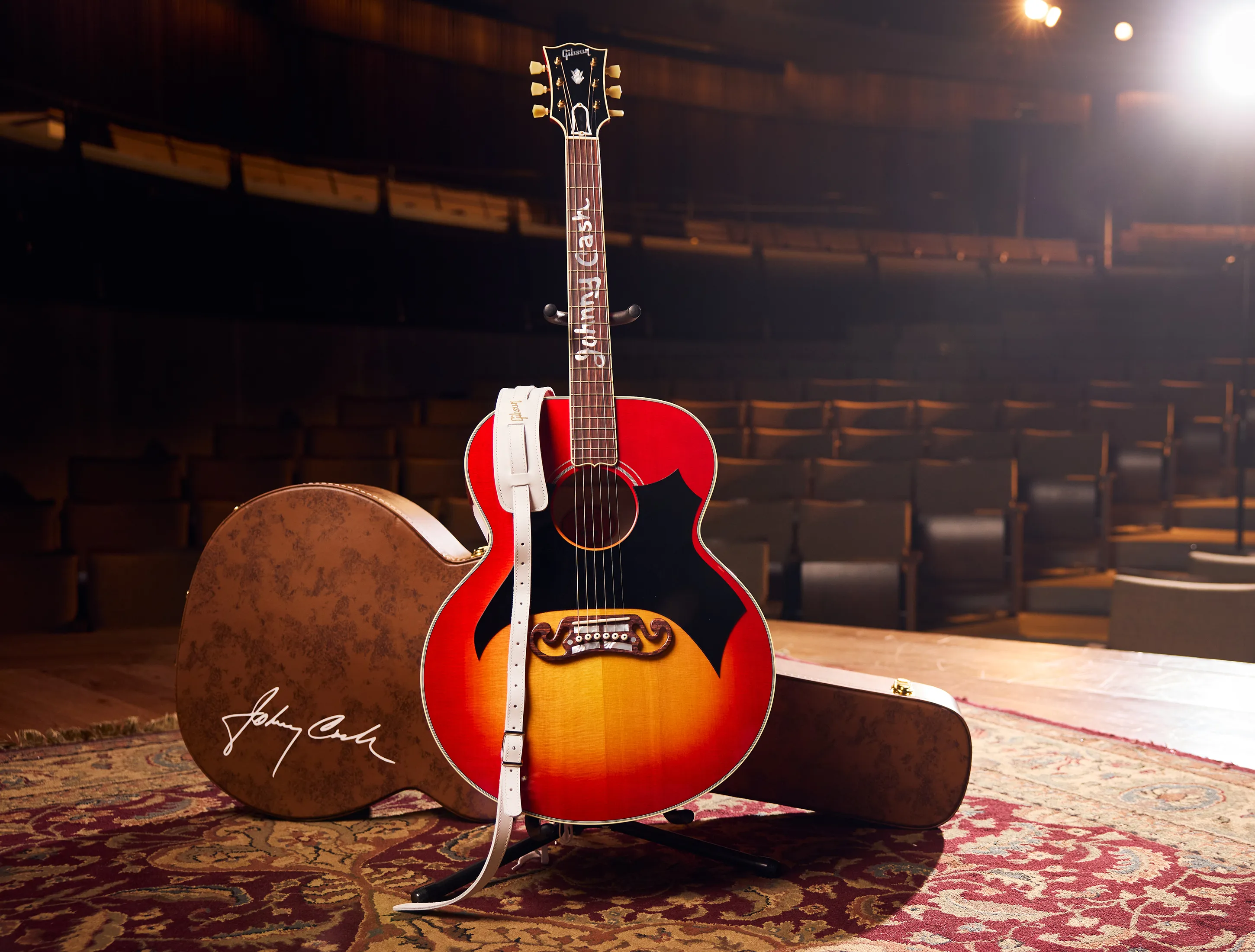 buy Gibson Johnny Cash SJ-200 online at musikhaus hermann