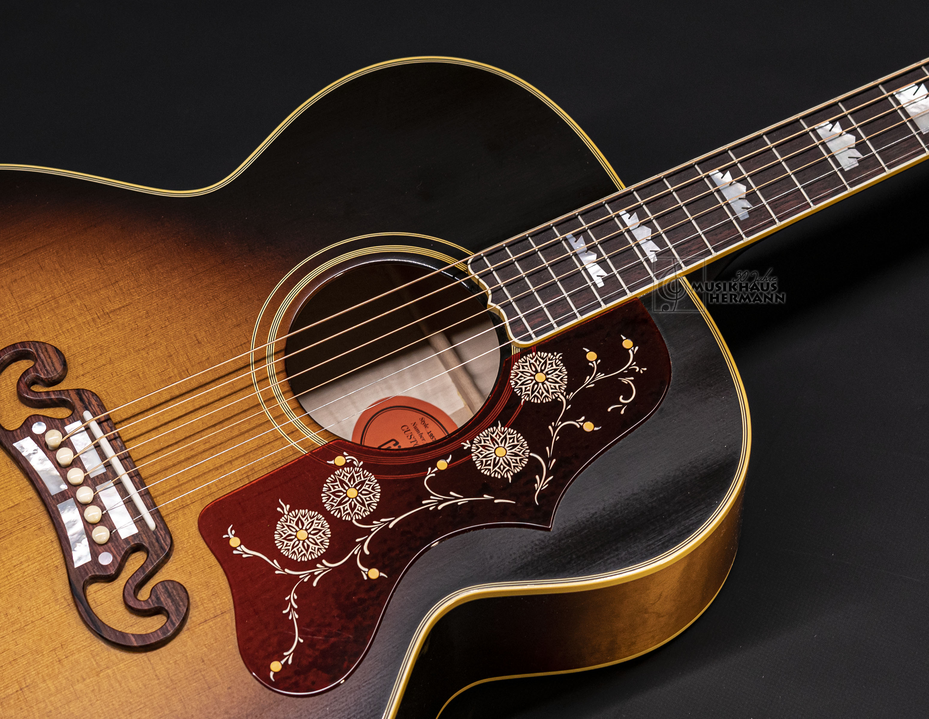 Galerie anzeigen (13 Bilder) a8-7021 gibson-sj-200-1957-vintage-sunburst