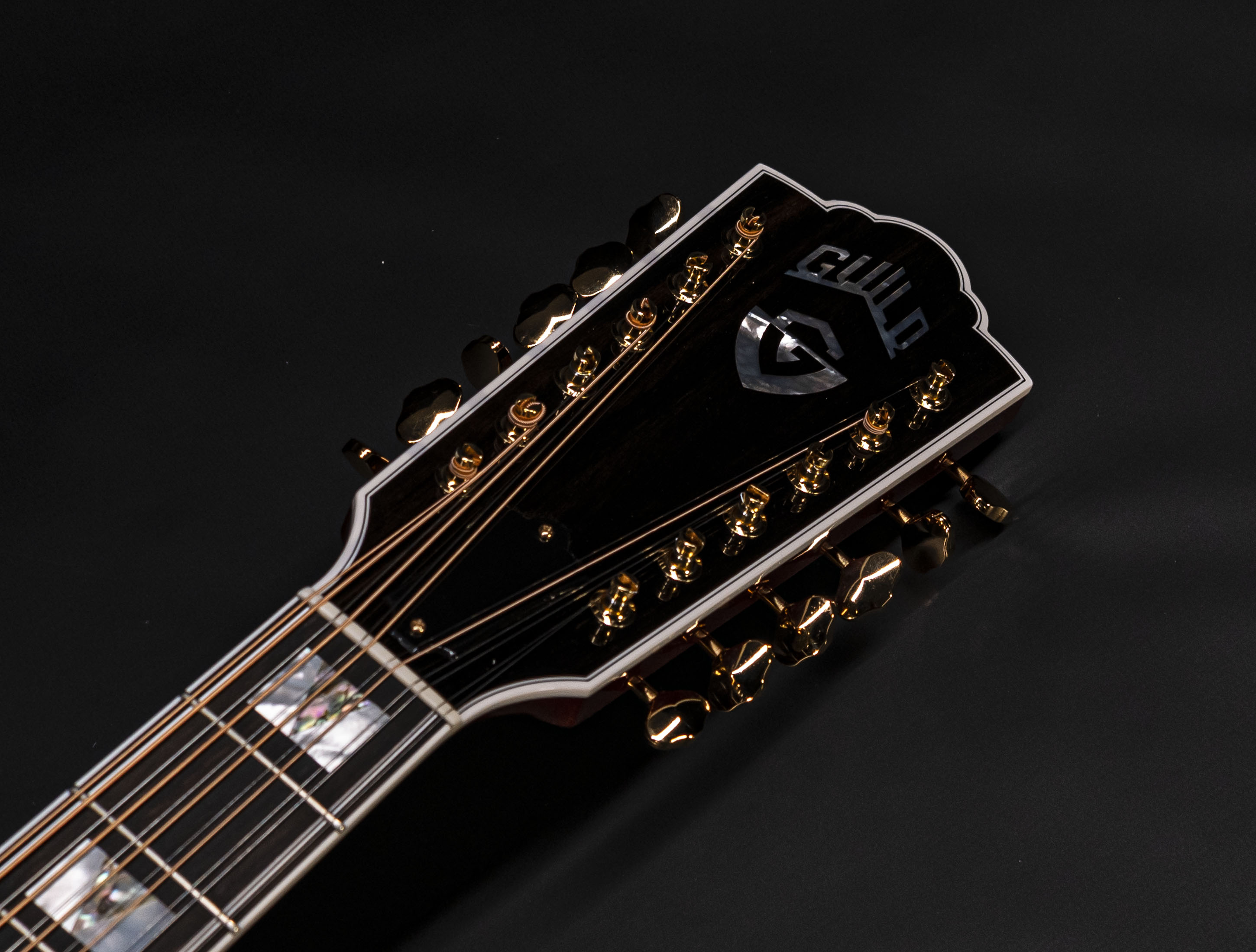 Galerie anzeigen (22 Bilder) a110897 guild-f-512e-natural-l-r-baggs-12-string-usa