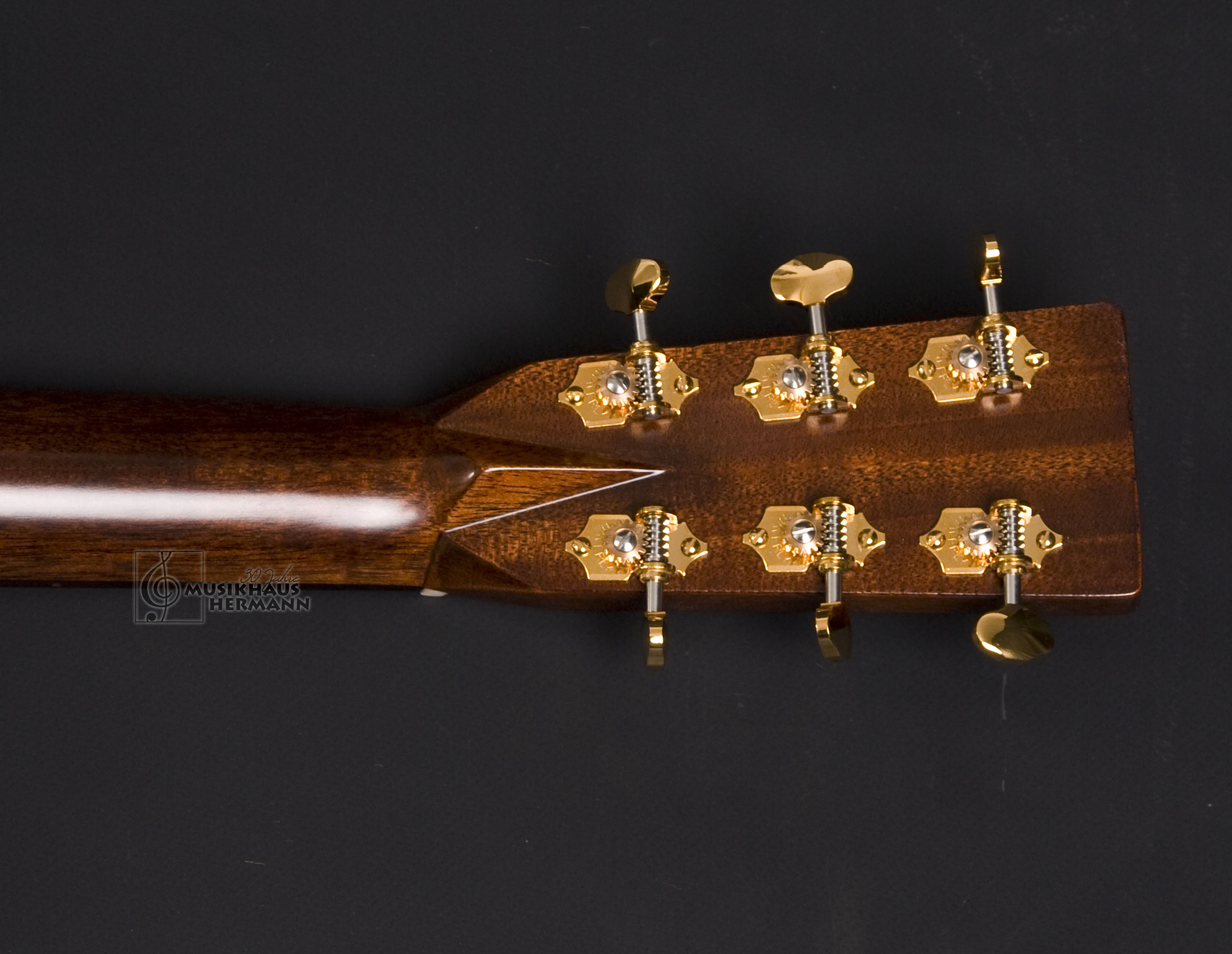 Show gallery (14 images) a7-9085 martin-d-28-e-modern-deluxe-mit-tonabnehmer