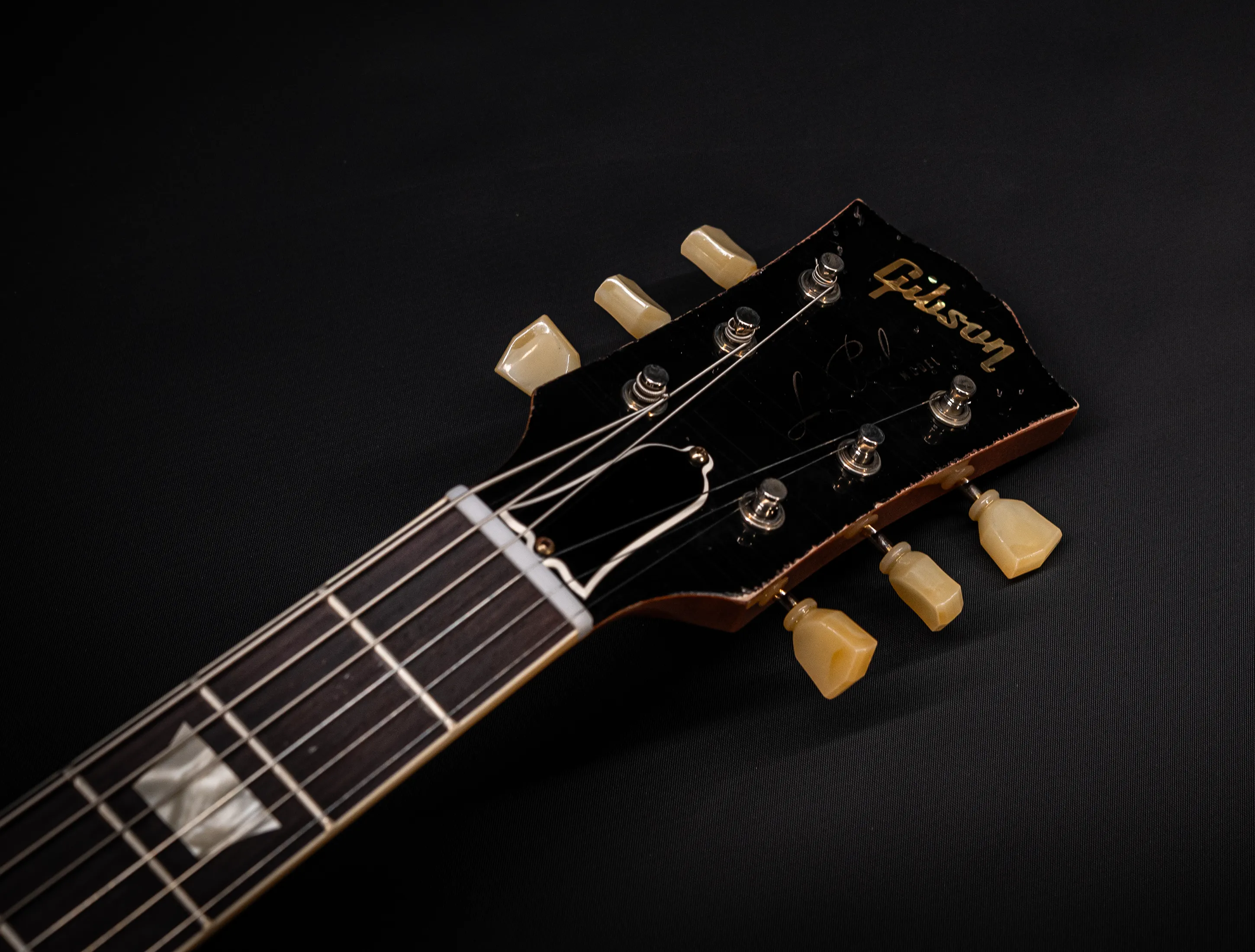 Show gallery (36 images) a163127 Gibson Les Paul 1959 Double Black Murphy LAB R9 Authentic Heavy Aged - Butterscotch