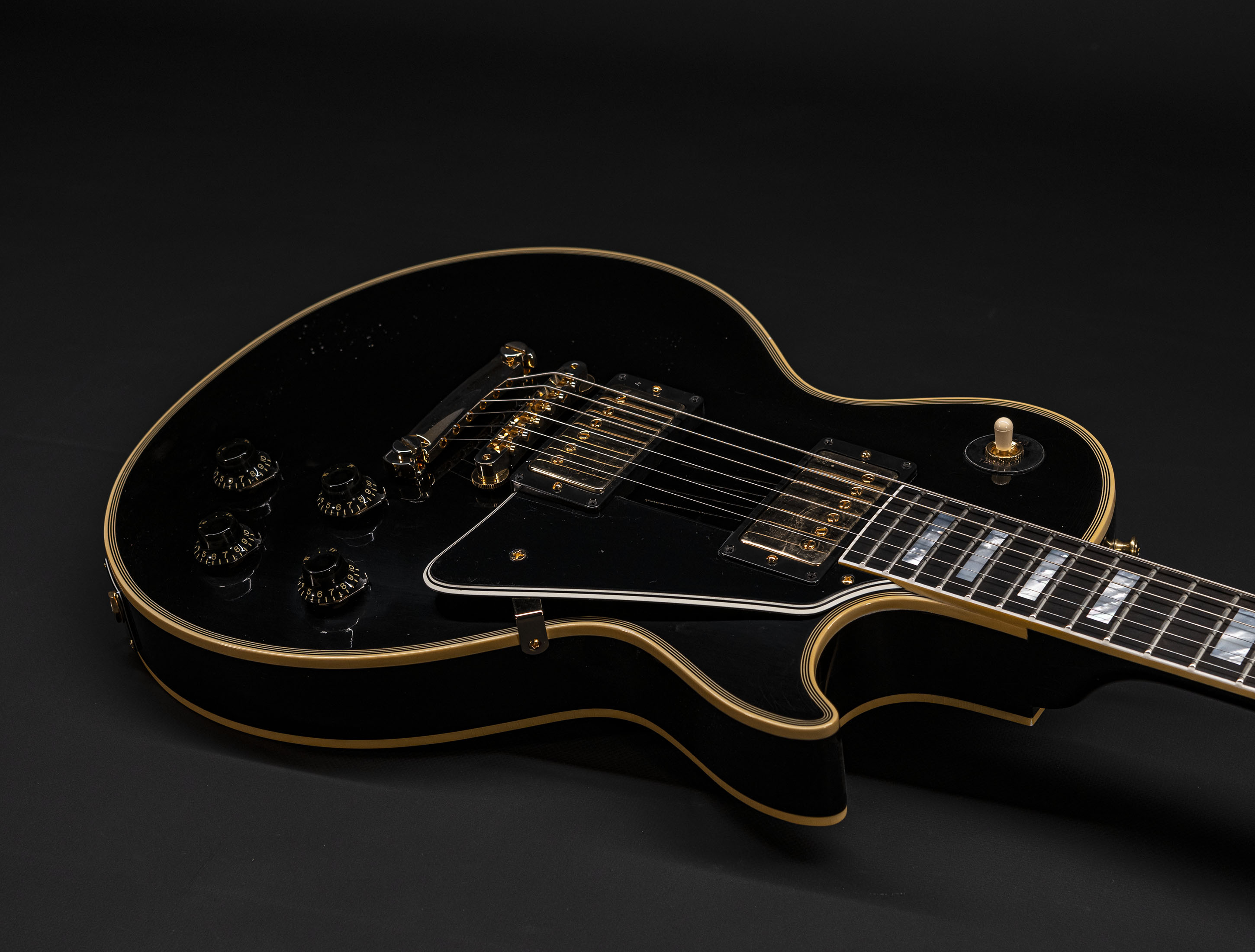 a125436-Gibson-1957-Les-Paul-Custom-Reissue-2PU-Murphy-Lab-Ultra-Light-Aged-EbonyK4bTKtR7FfO3c a125436-gibson-1957-les-paul-custom-reissue-2pu-murphy-lab-ultra-light-aged-ebonyk4btktr7ffo3c