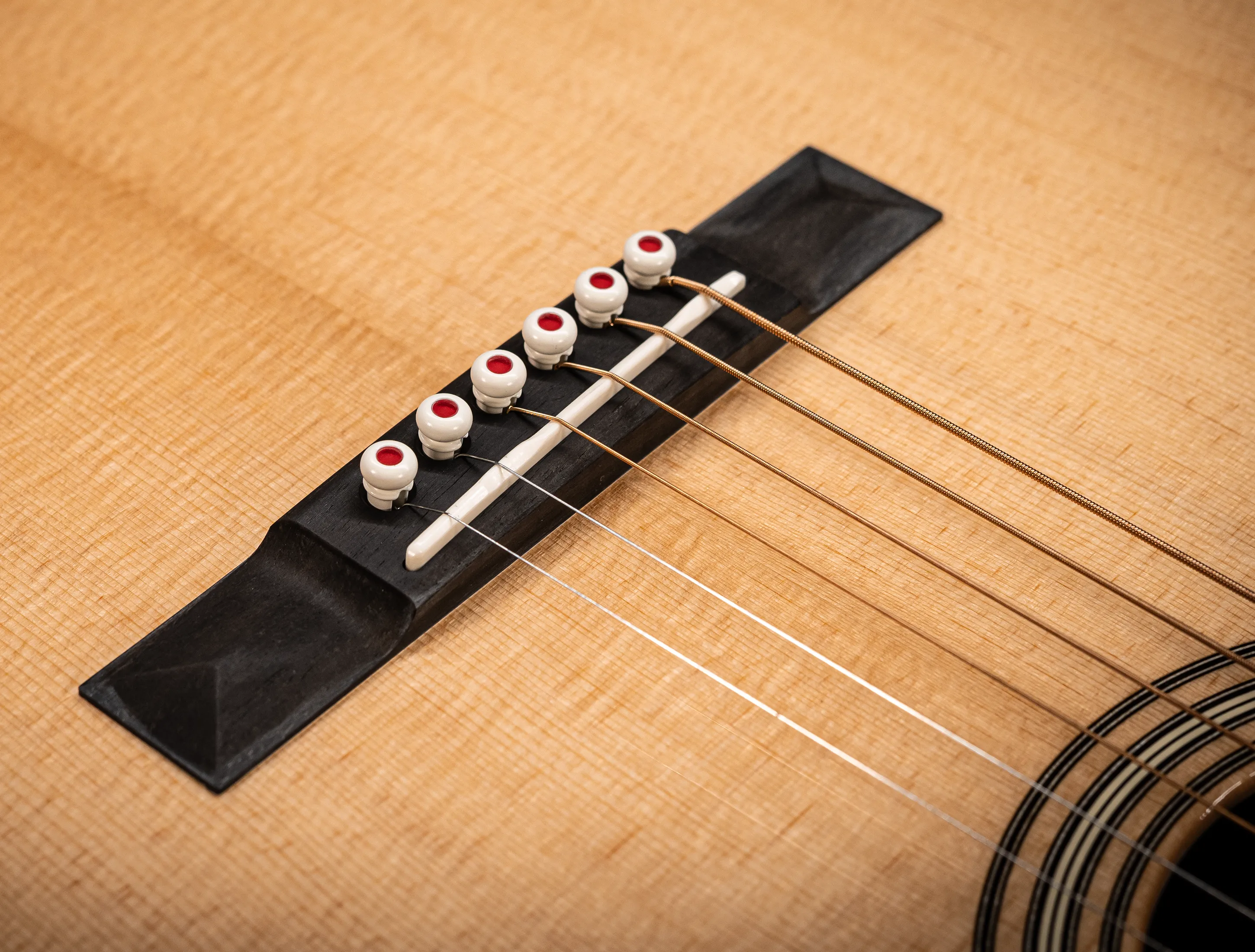 Show gallery (31 images) a170910 Martin 012-28 12-Fret Modern Deluxe Musikhaus-Hermann