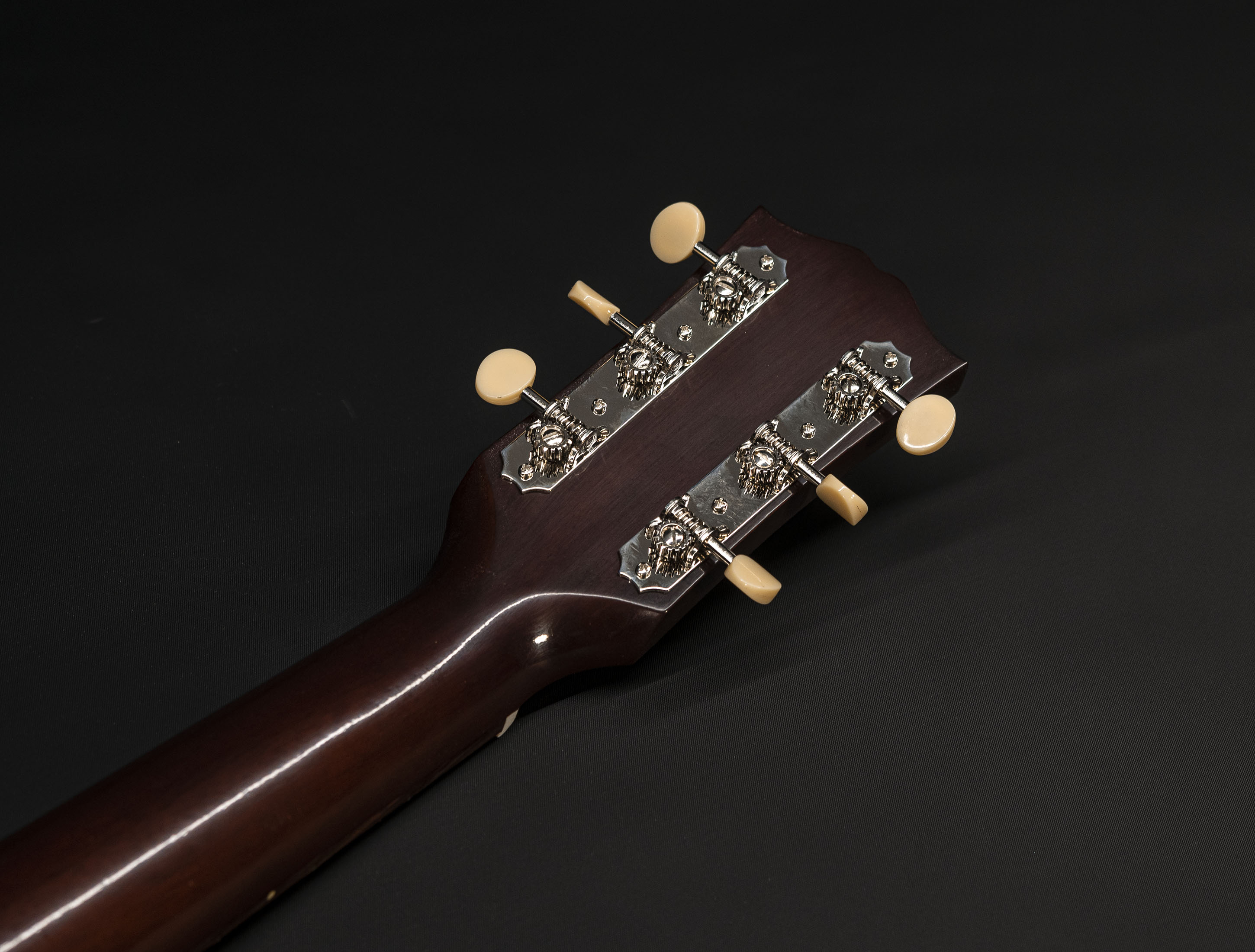Show gallery (24 images) a133375 gibson-lg-2-1942-banner-vintage-sunburst