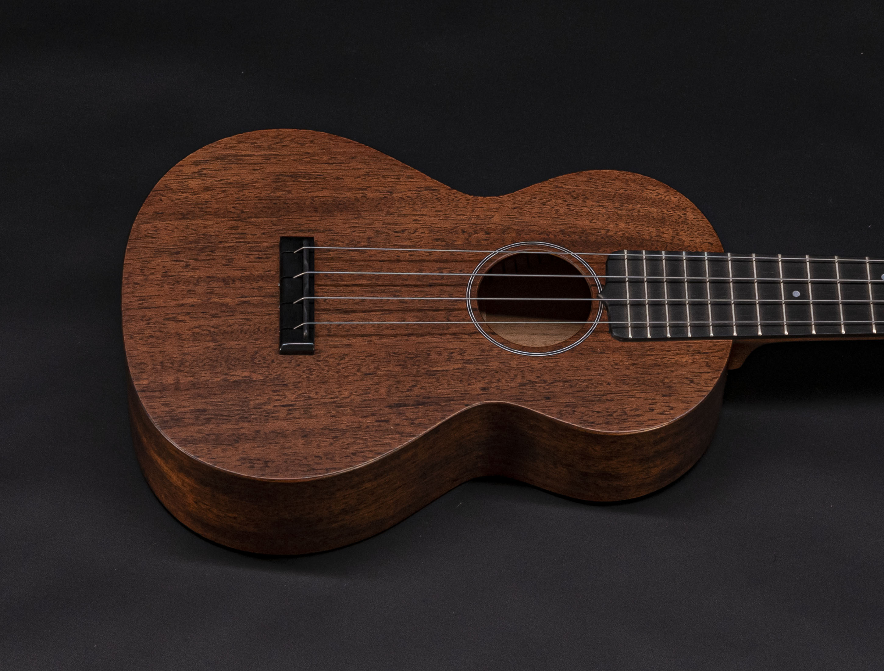 Galerie anzeigen (17 Bilder) a10-8943-martin-concert-fsc-uke-ukulele