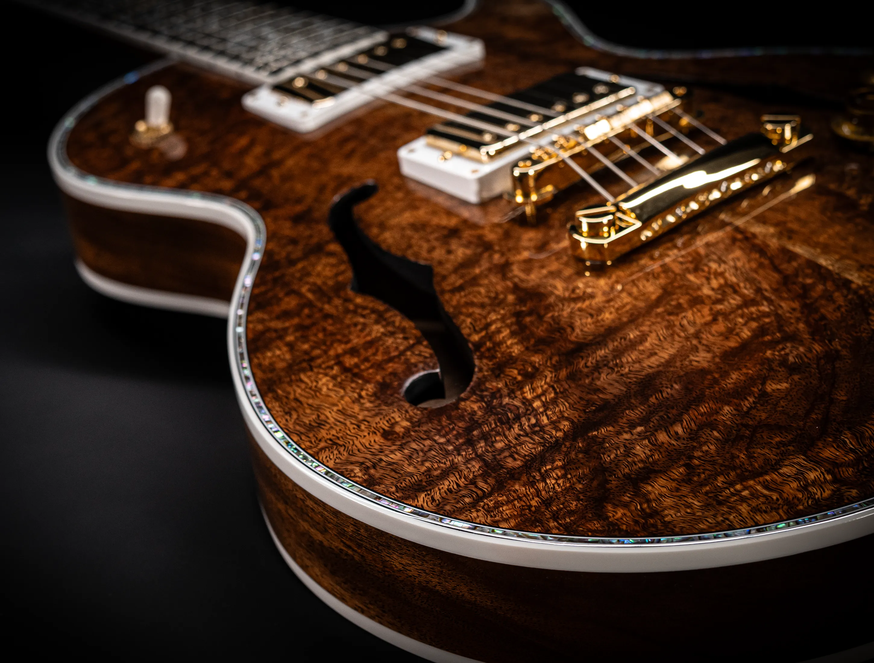 Gibson Les Paul ULTIMA BELLA VOCE Mastergrade Koa F-Hole GLOSS  - ONE-OF-A-KIND