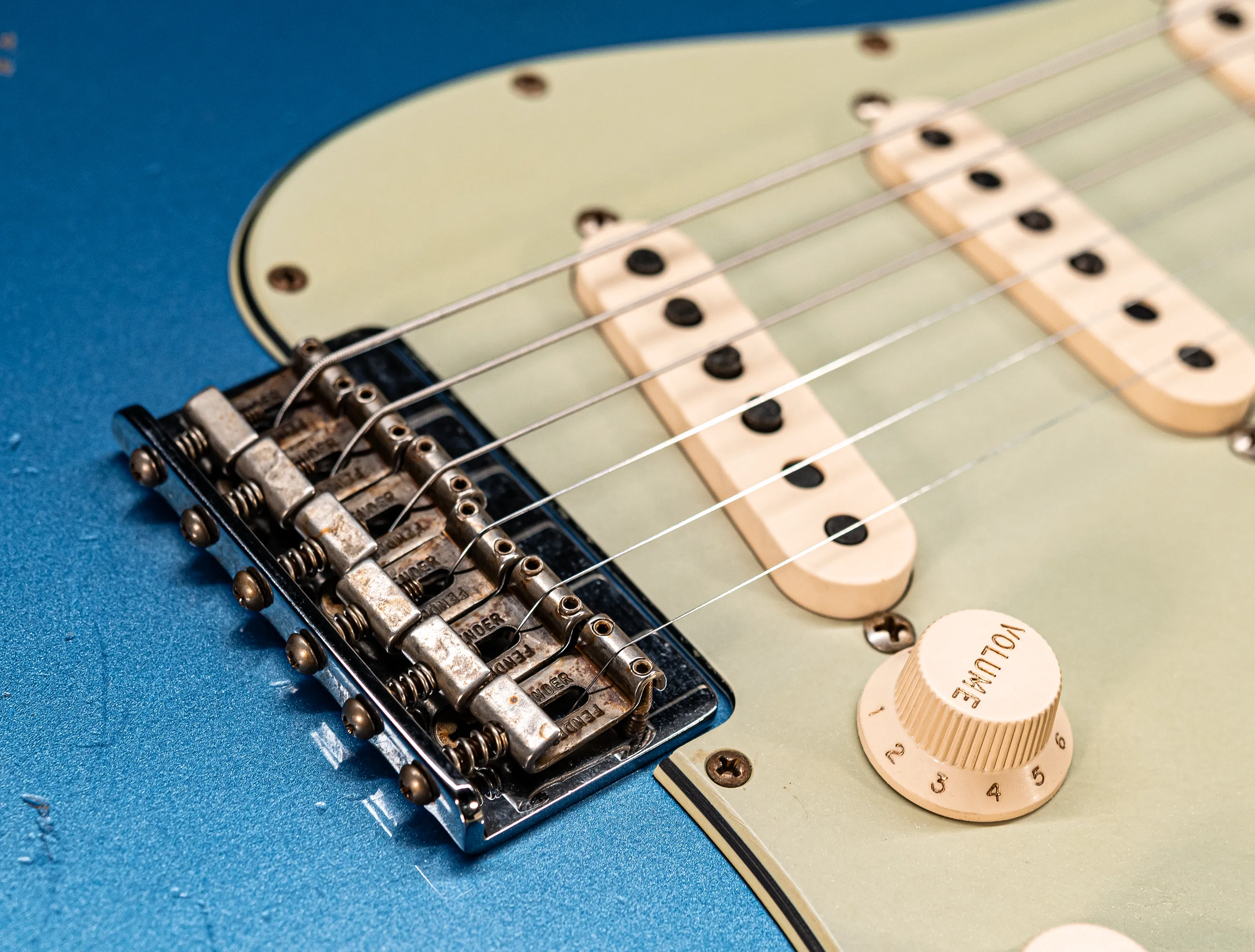 a174384-Fender-MBD-Limited-1963-Hardtail-Stratocaster-Heavy Relic-Lake-Placid-Blue-