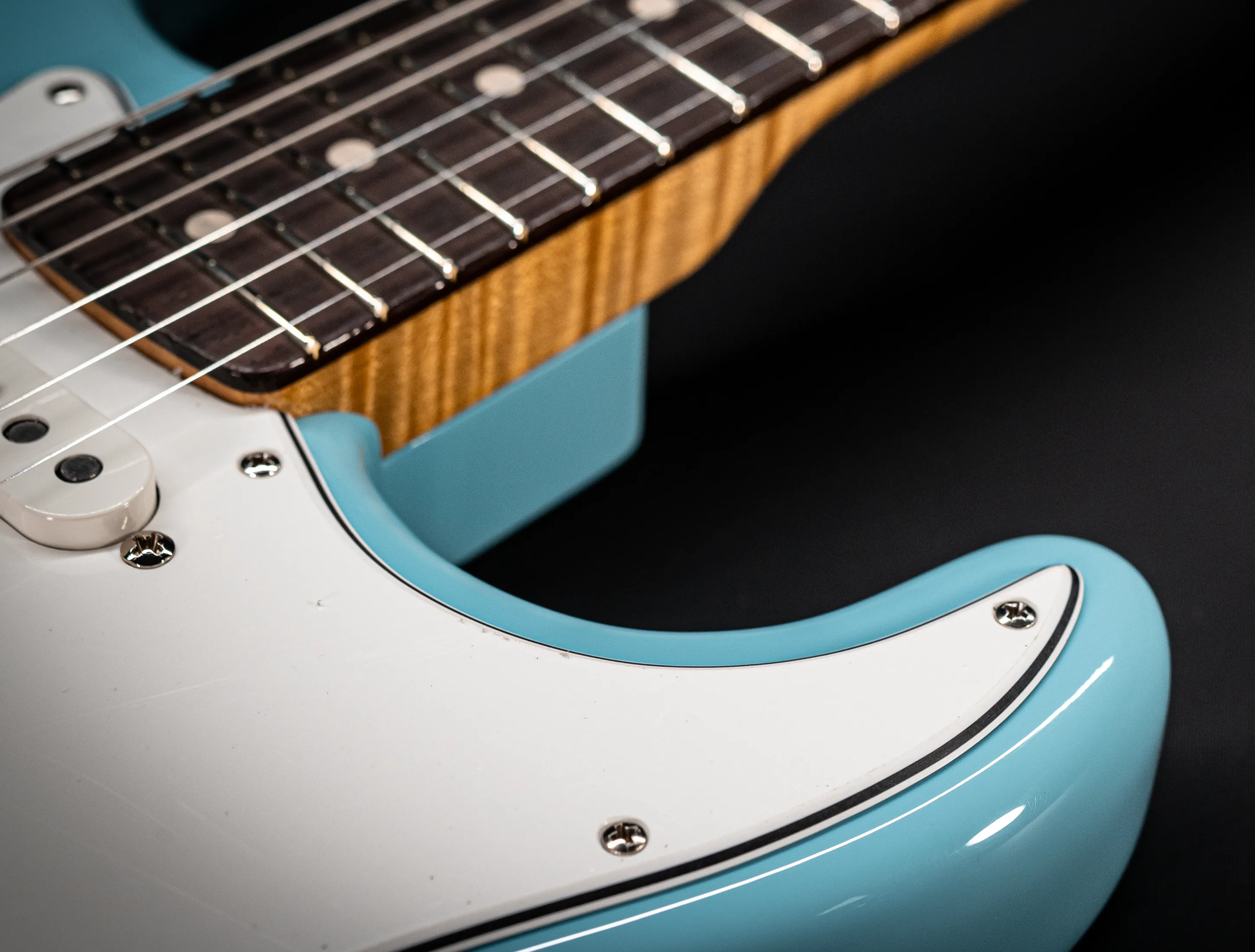 Fender MBD 1963 Stratocaster Prestige NOS flame Neck - Daphne Blue