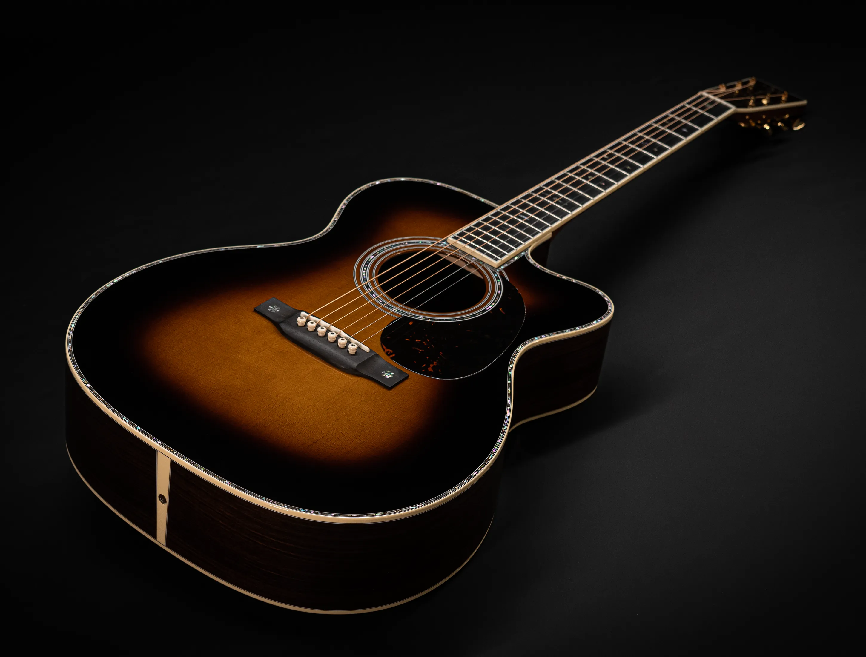 Show gallery (33 images) a162193 Martin 000-42C Custom Shop Golden Era Cutaway 1935 Sunburst