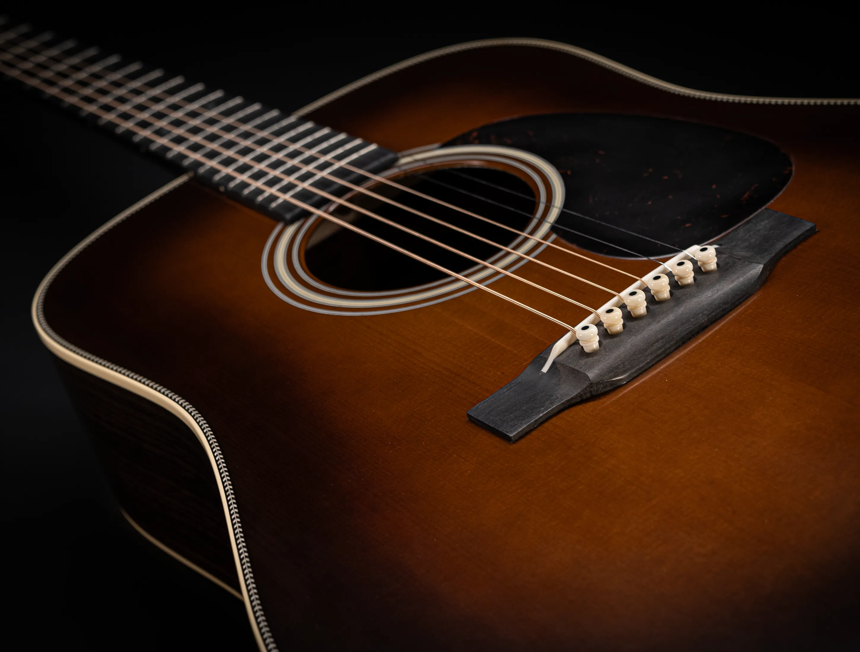 Martin Custom Shop Expert D-28 Authentic 1937 - Ambertone Burst