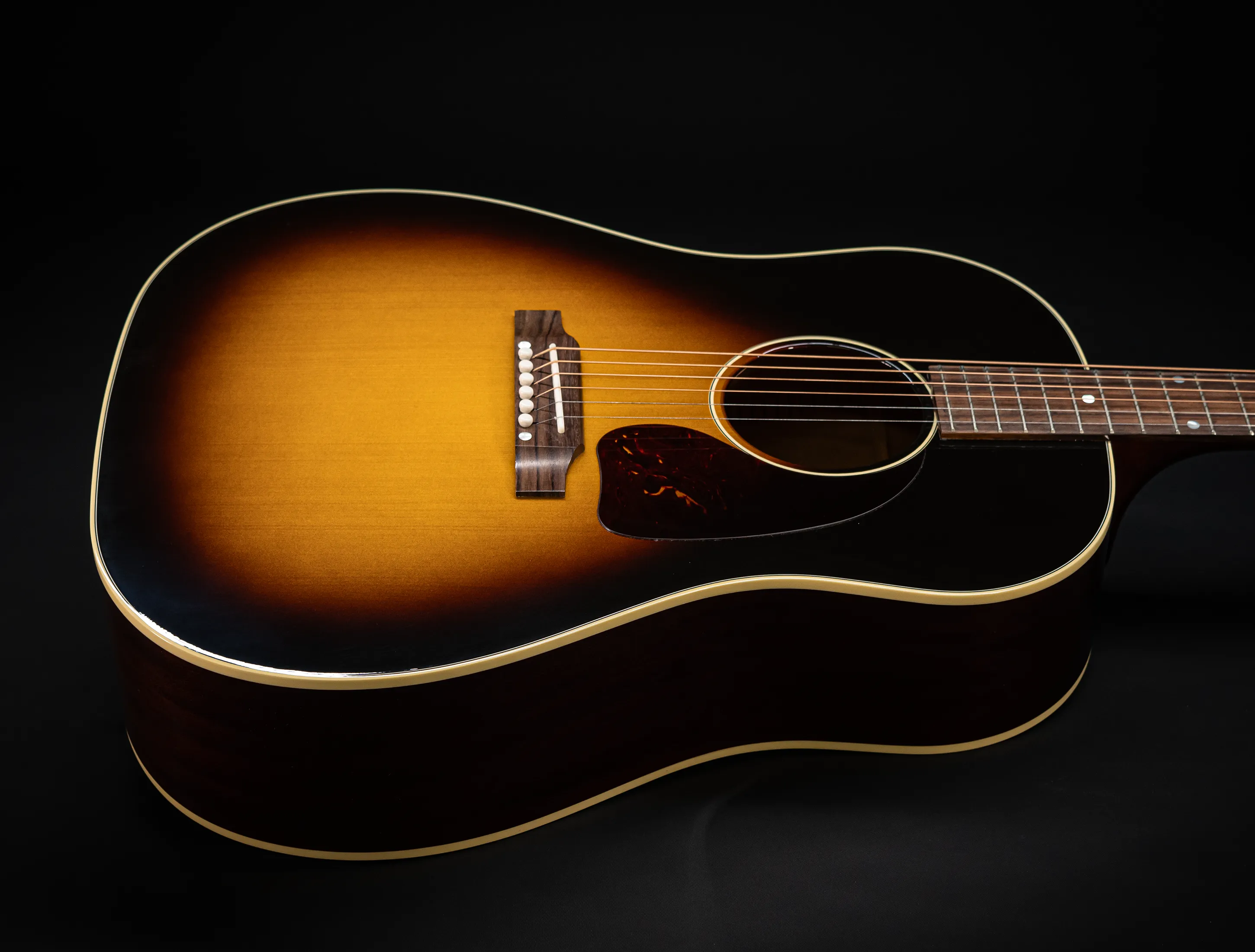 Galerie anzeigen (33 Bilder) a174892-Gibson-J-45-EARLY-50`s-Golden-Era-Custom-Shop-Adirondack-Vintage-Sunburst-