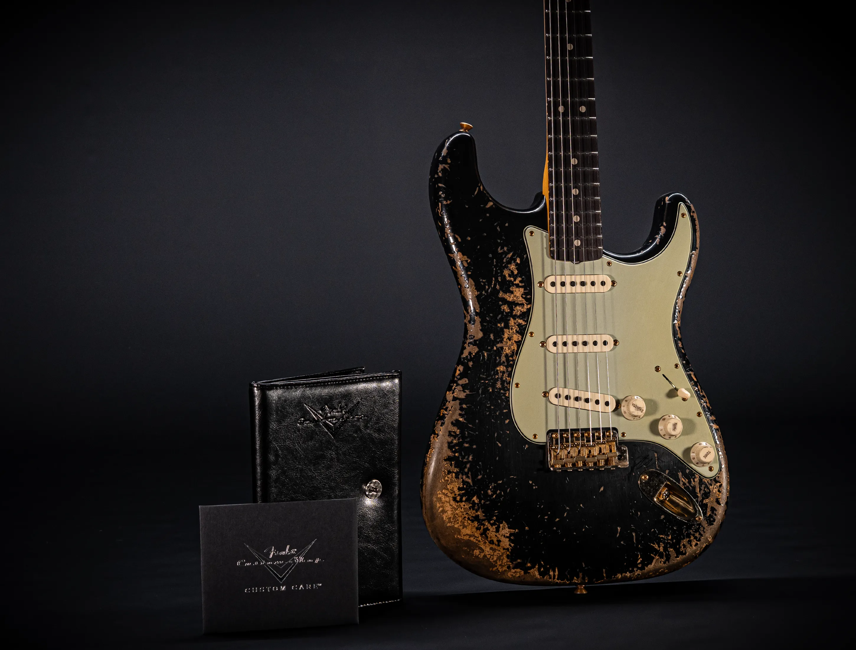 Fender MBD 1963 Stratocaster Super Heavy Relic Black - Gold Hardware