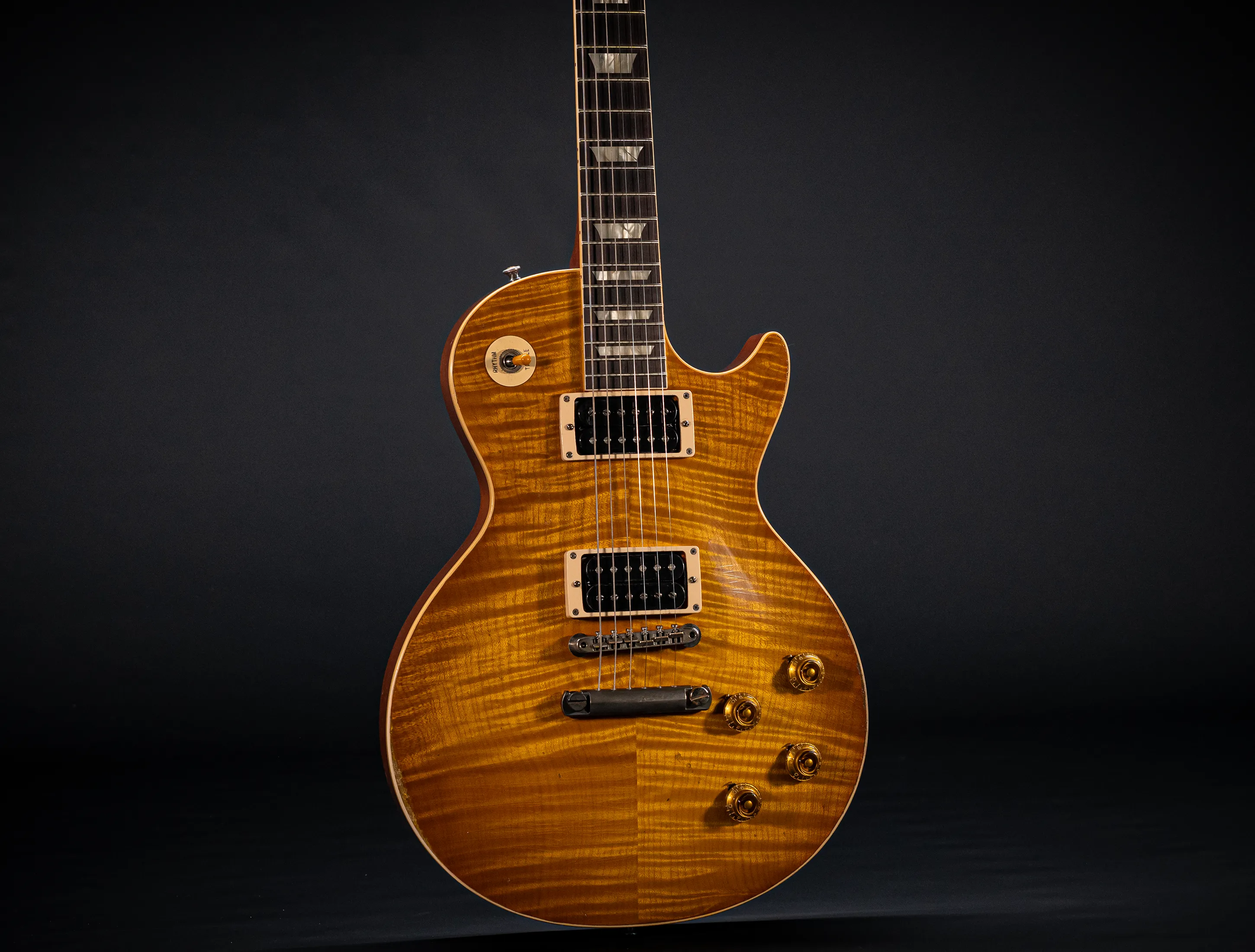 Show gallery (36 images) a163146 Gibson Les Paul 1959 Double Black Murphy LAB R9 Authentic Heavy Aged - Butterscotch