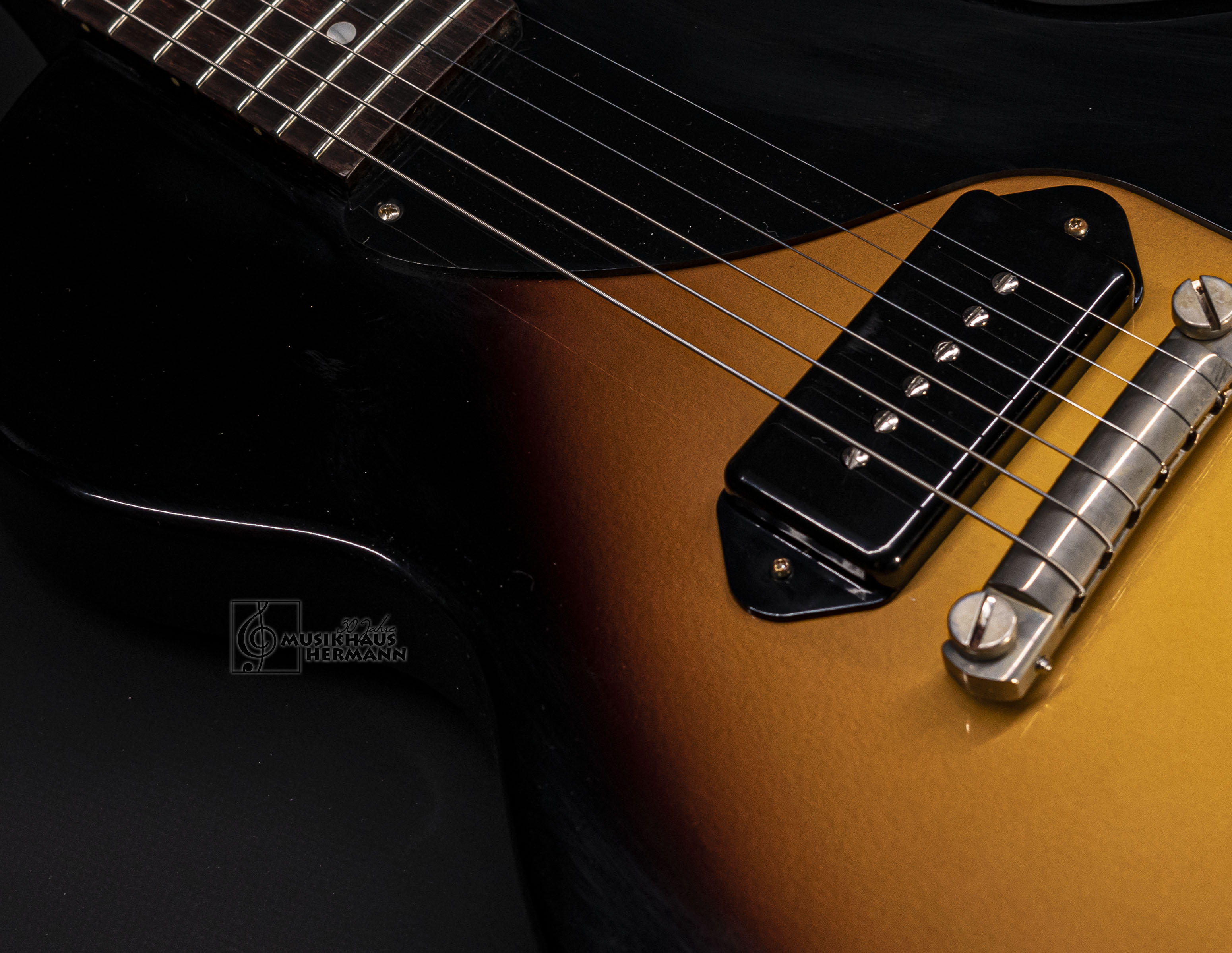 Galerie anzeigen (17 Bilder) a8-8246gibson-les-paul-junior-1957-single-cut-vintage-sunburst