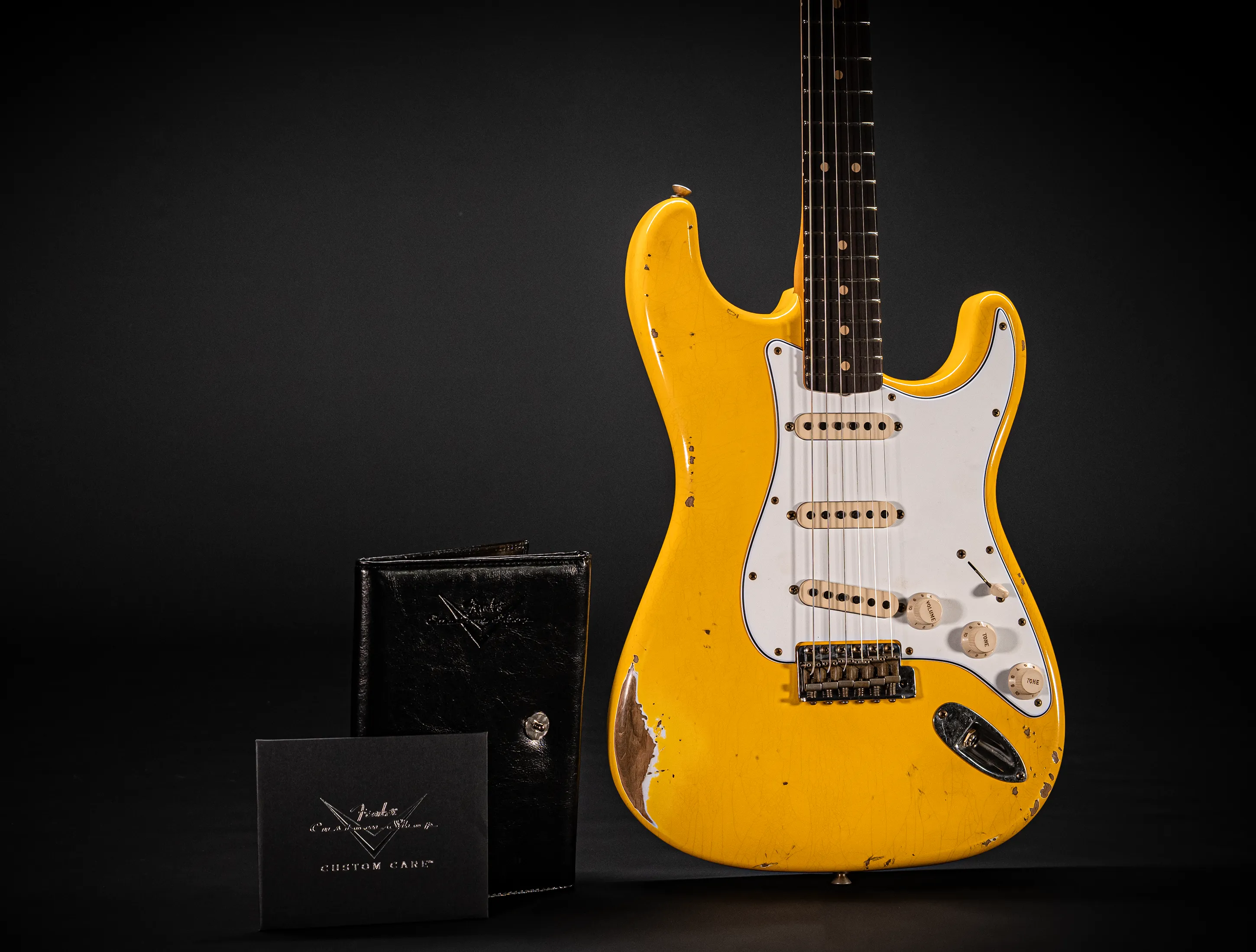 Fender MBD 1963 Stratocaster Between Relic & Heavy Relic - Aged Graffity Yellow