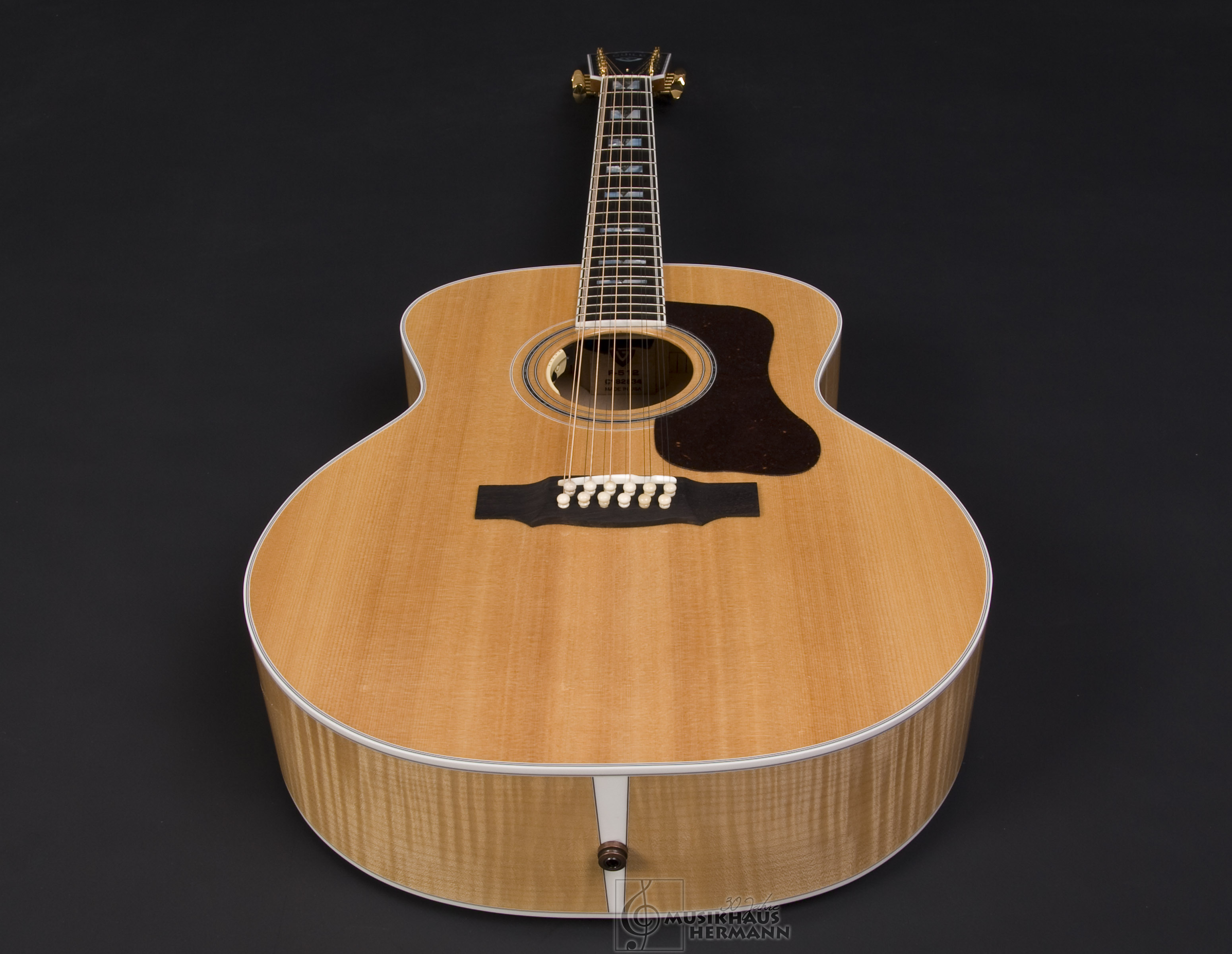 Galerie anzeigen (13 Bilder) a7-0848-guild-f512e-maple