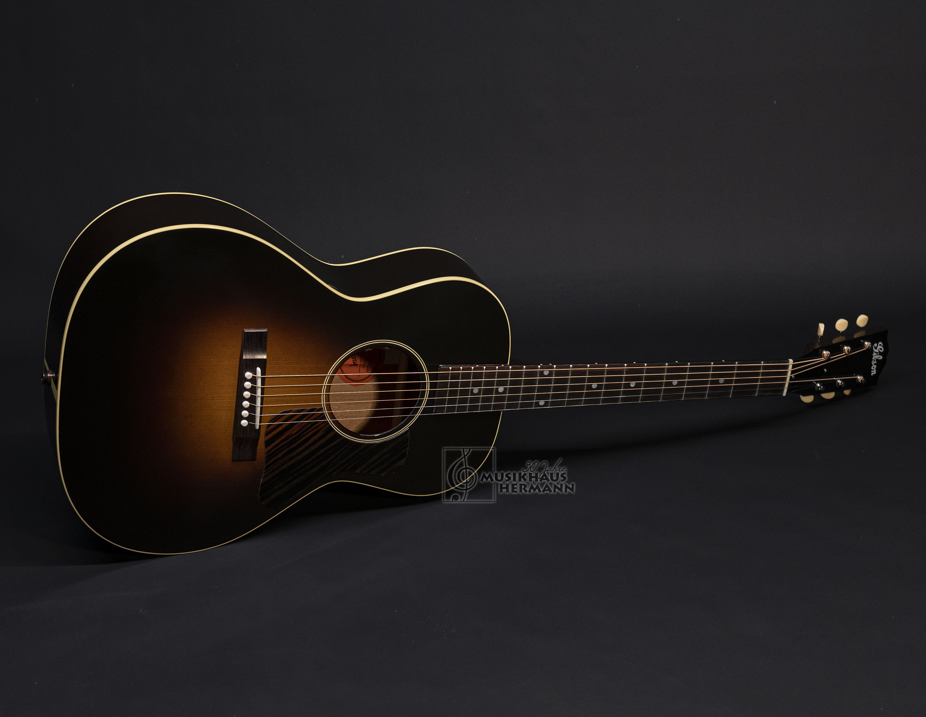 Galerie anzeigen (15 Bilder) a8-4541 gibson-l-00-original-2020-vintage-sunburst