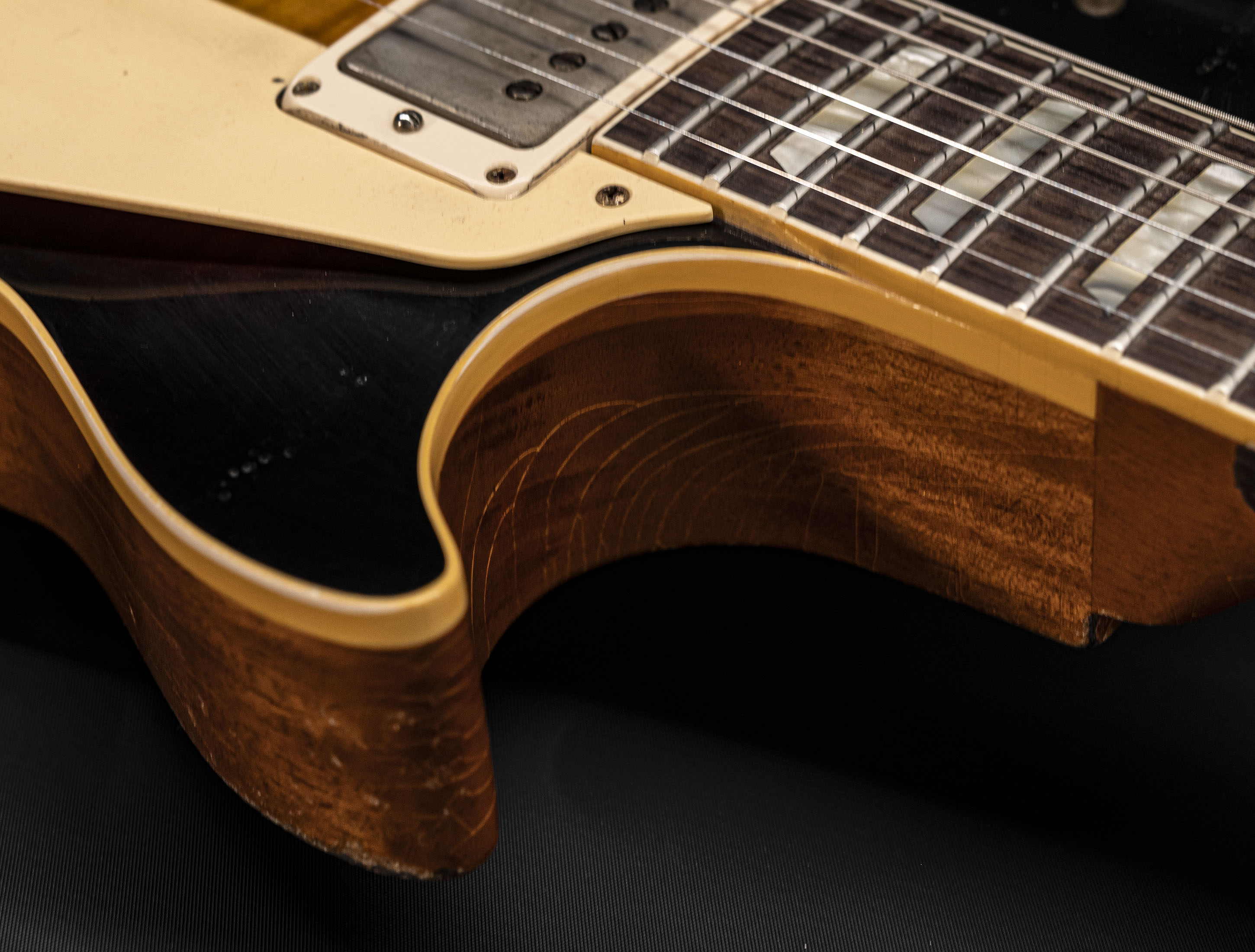 a133315_Gibson-Les-Paul-1959-Reissue-Murphy-Lab-Ultra-Heavy-Aged-Kindred-Burst a133315 gibson-les-paul-1959-reissue-murphy-lab-ultra-heavy-aged-kindred-burst
