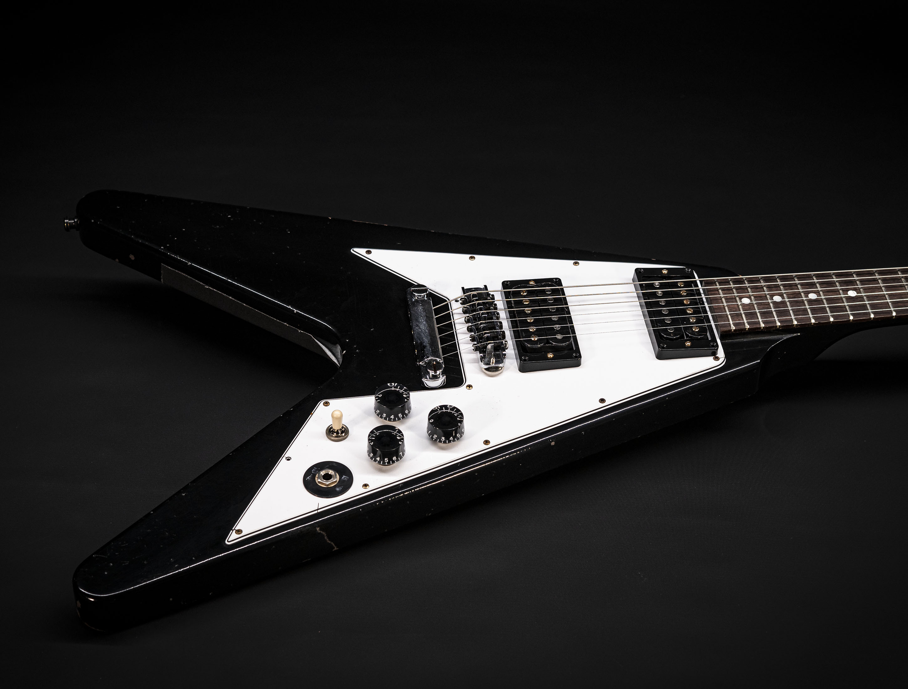 a133614-Gibson-Kirk-Hammett-1979-Flying-V-Ebony a133614-gibson-kirk-hammett-1979-flying-v-ebony