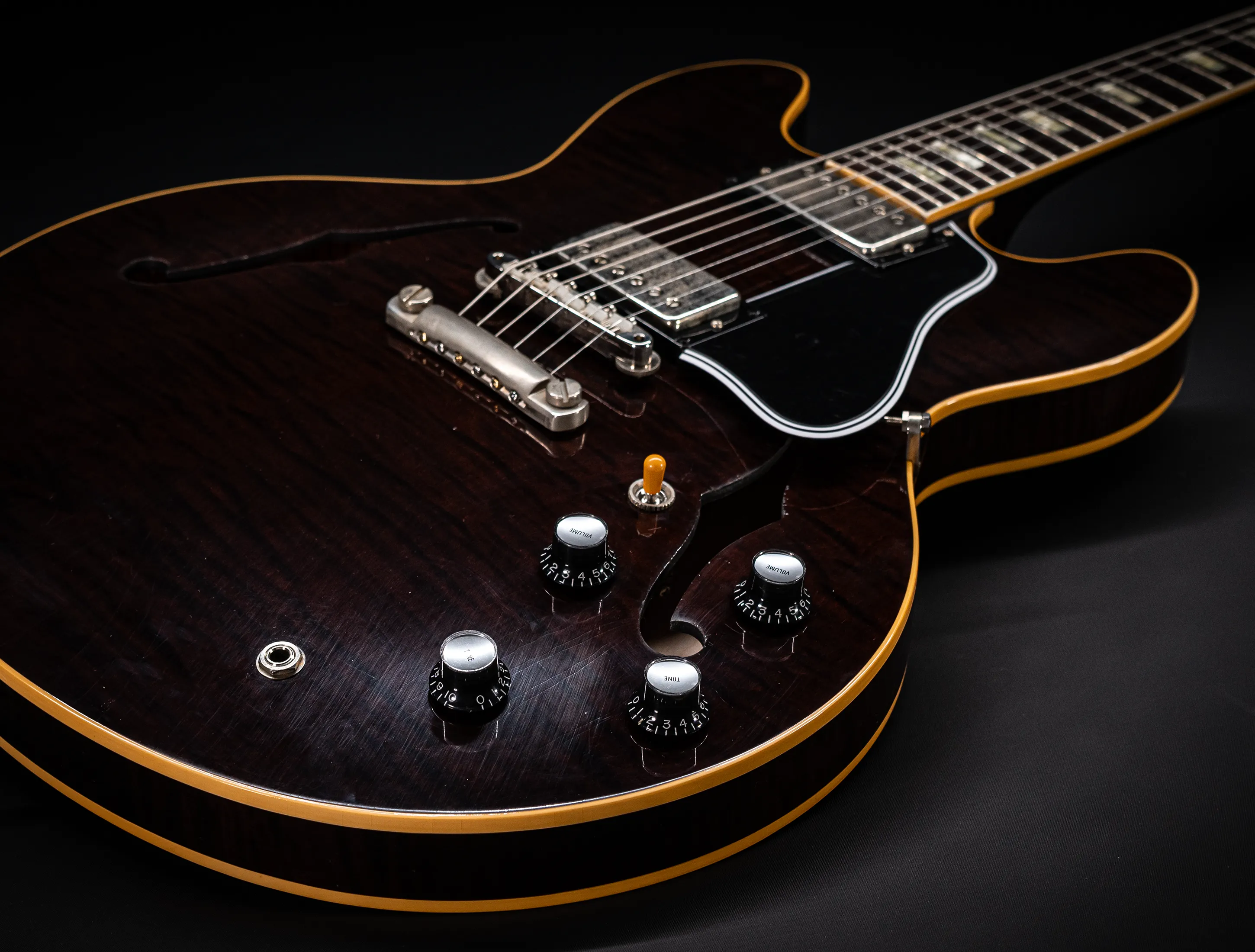 Gibson ES-335 1964 Custom Shop Murphy Lab Ultra Light Aged Figured Maple - Dark Walnut