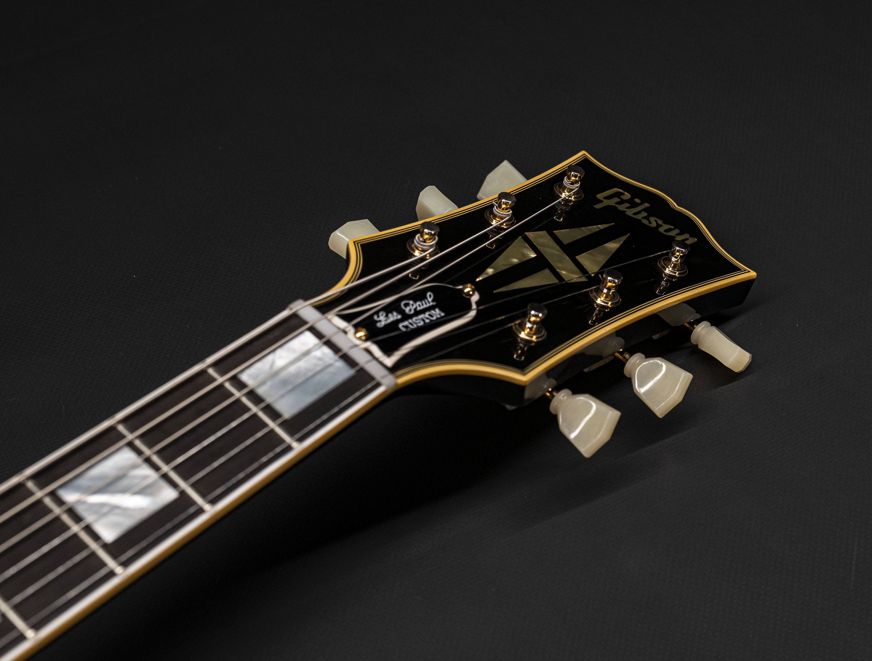 Galerie anzeigen (26 Bilder) a120211 gibson-les-paul-custom-1957-reissue-3-pickup-bigsby-vos-ebony
