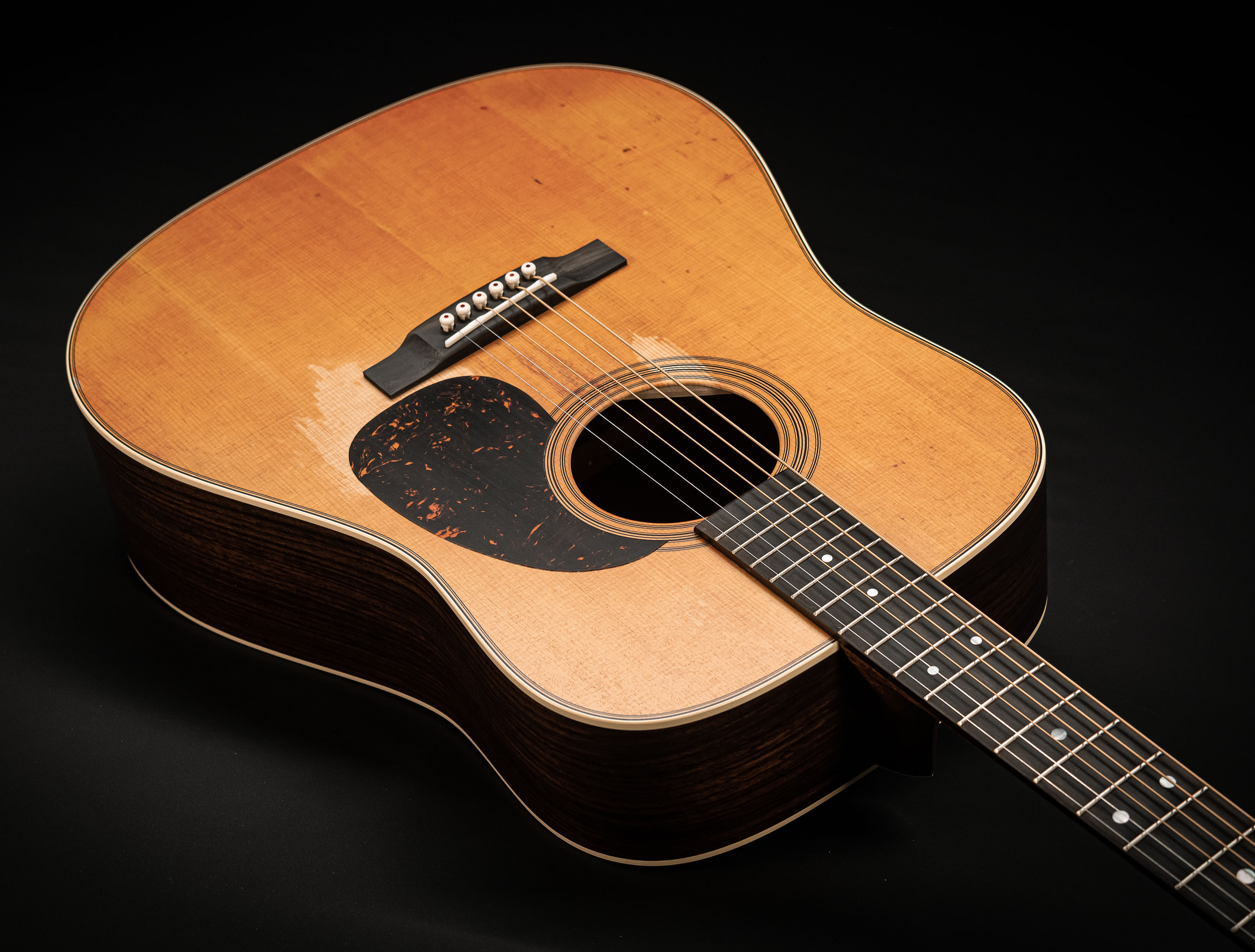 Show gallery (26 images) a153396-Martin-D-28-StreetLegend-musikhaus-hermann