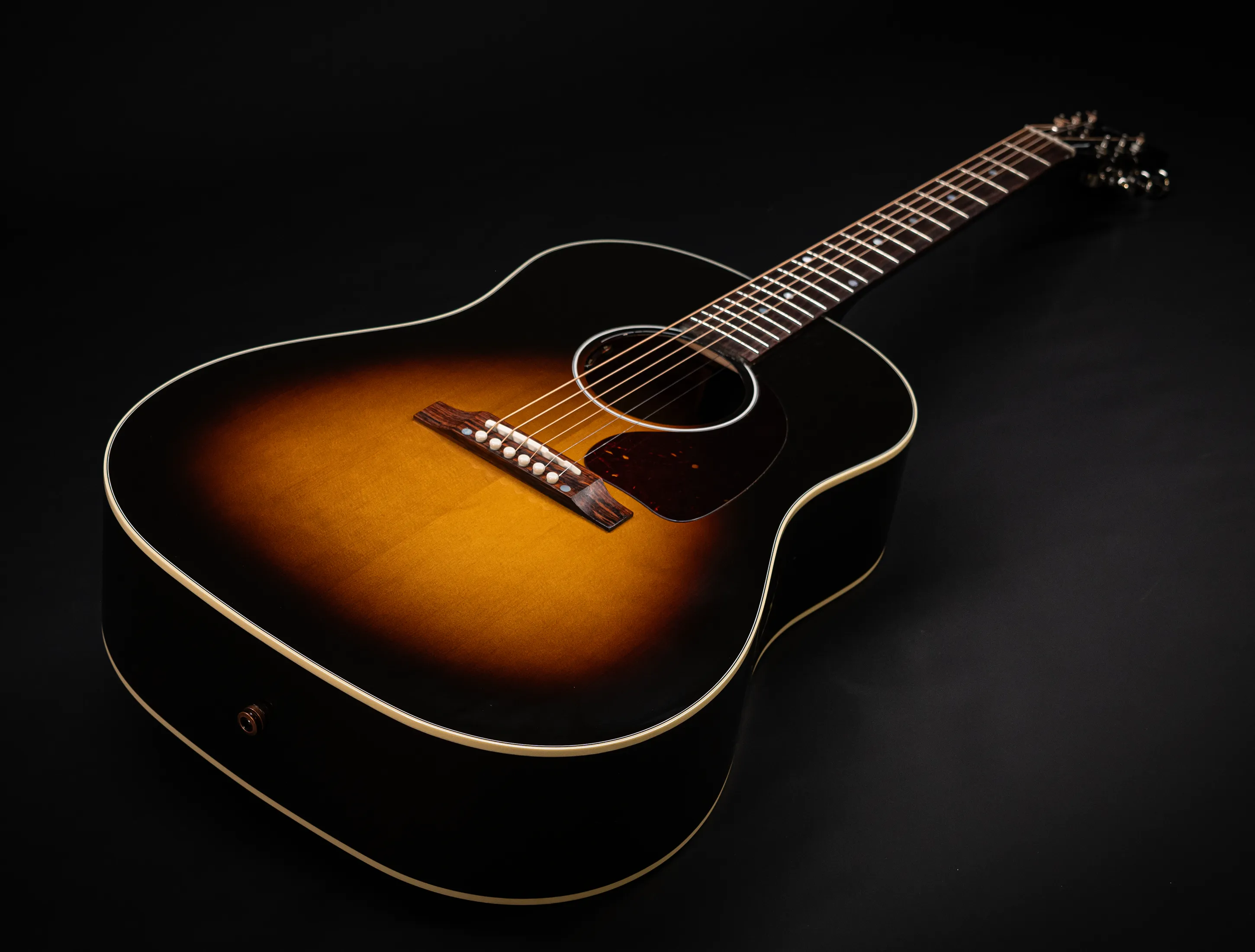Show gallery (23 images) a170003 Gibson J-45 Standard - Vintage Sunburst