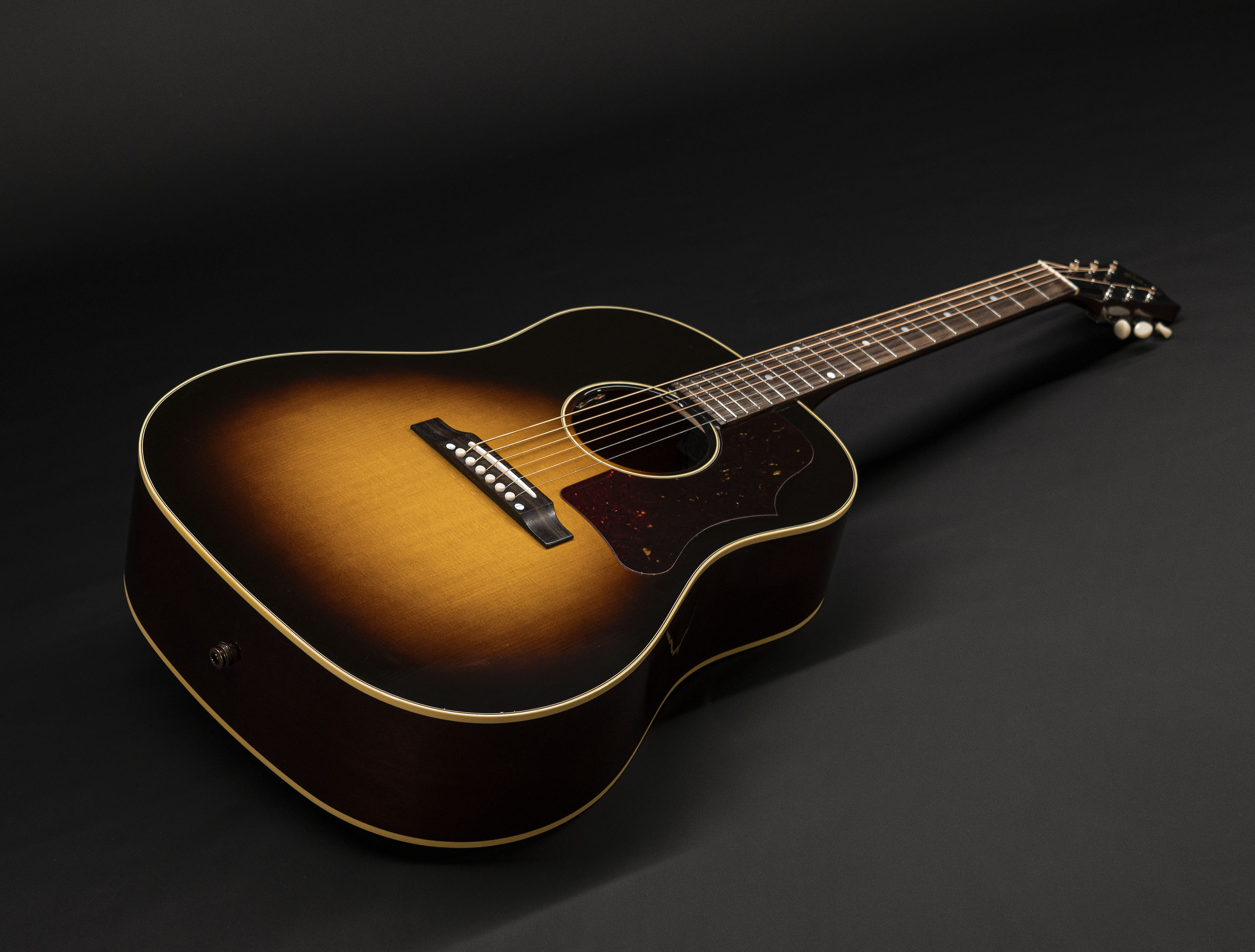 Show gallery (23 images) a128535 gibson-j-45-50s-original-vintage-sunburst