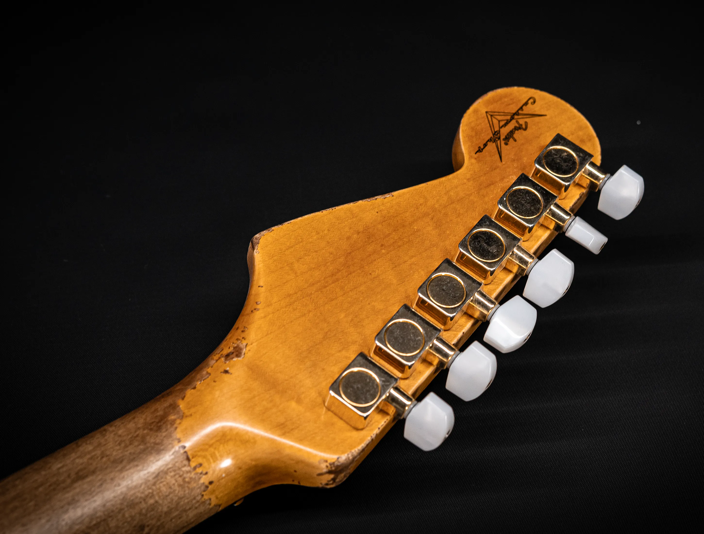 Fender MBD 1963 Stratocaster Super Heavy Relic Black - Gold Hardware