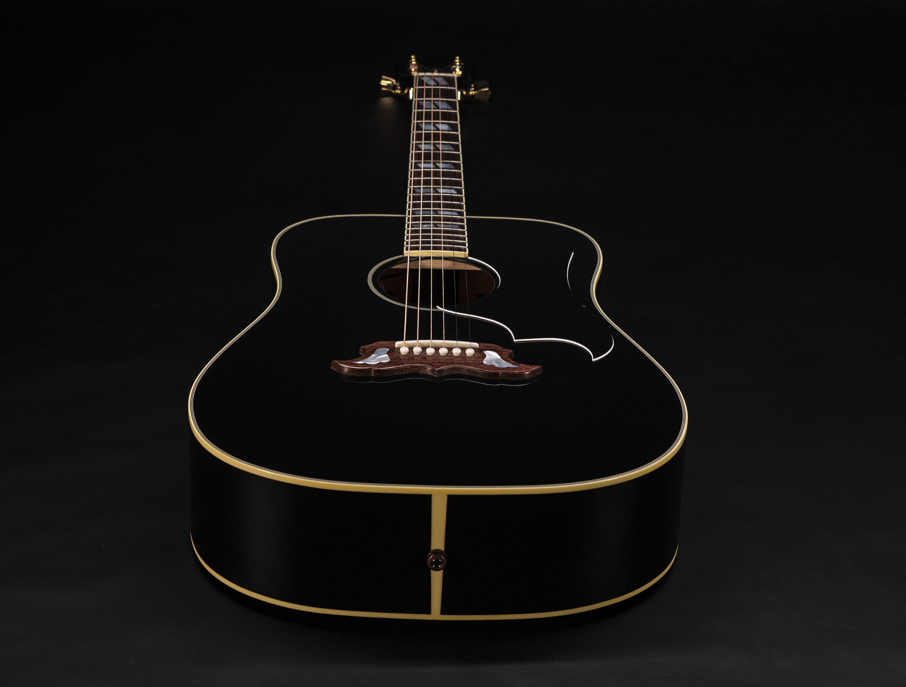 Show gallery (24 images) a110423 Gibson Elvis Dove Signature A Gift for the King - Ebony