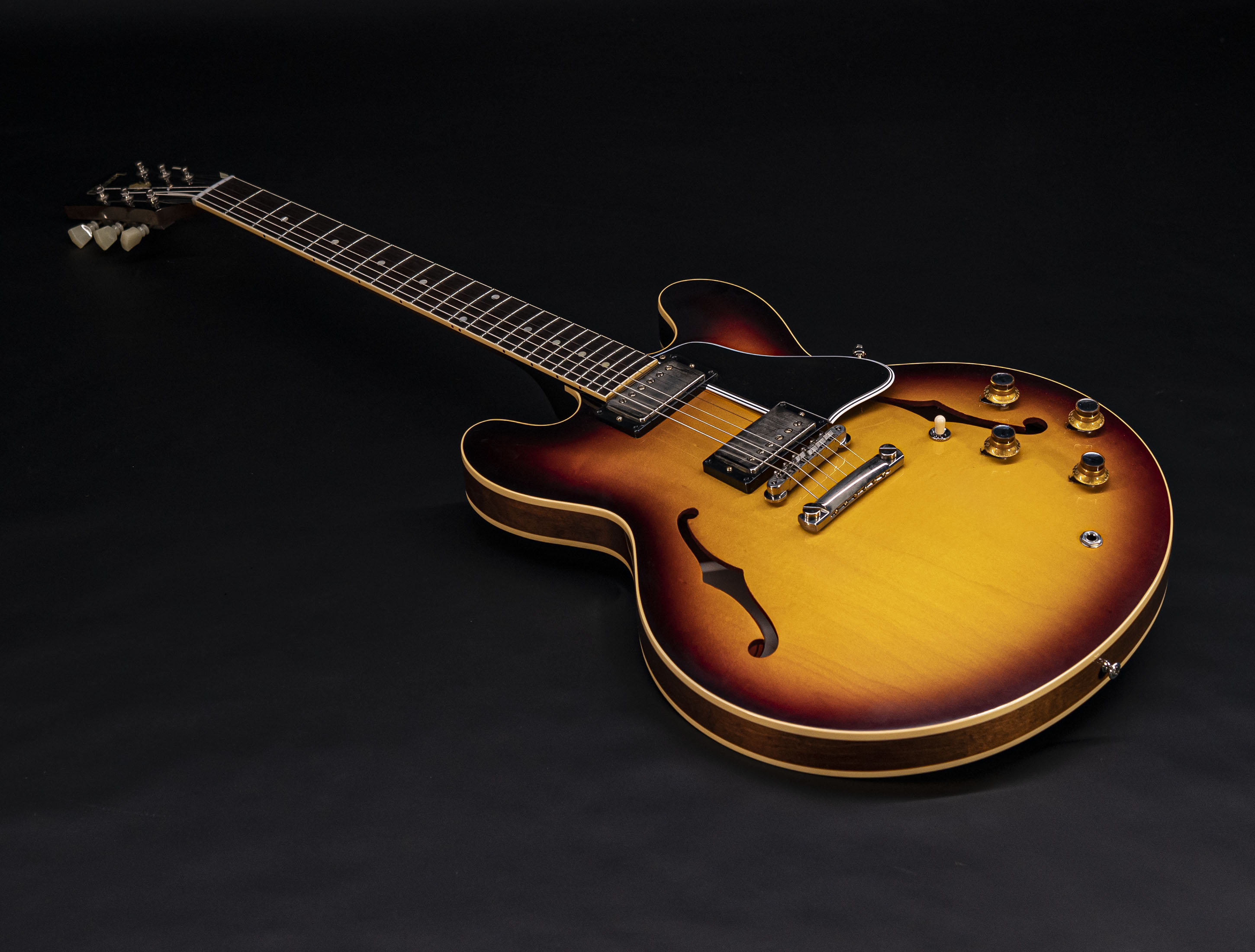 Galerie anzeigen (18 Bilder) a110477 gibson-es-335-1961-custom-shop-historic-reissue-vintage-burst