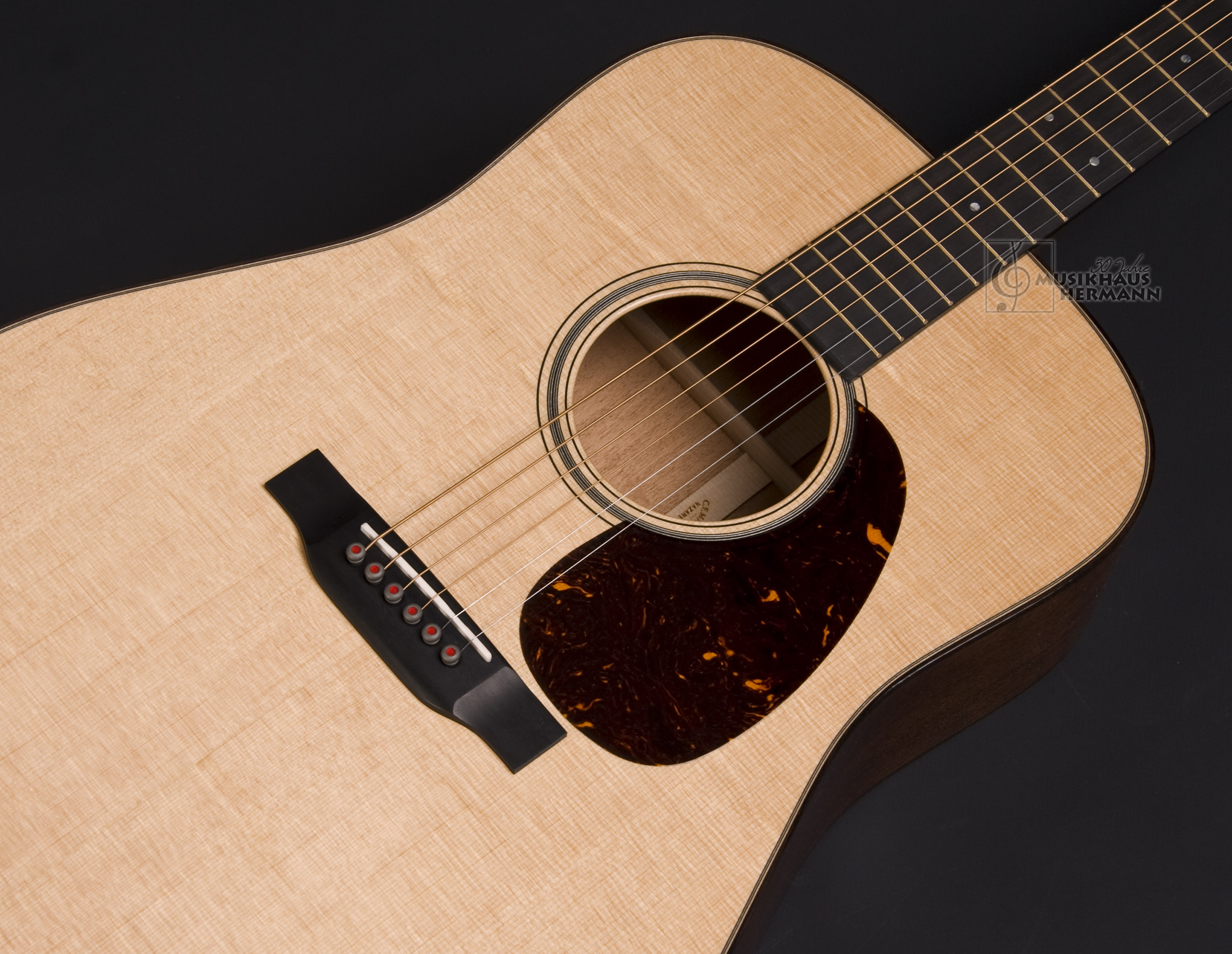 Show gallery (11 images) a7-7920 martin-d-18-modern-deluxe