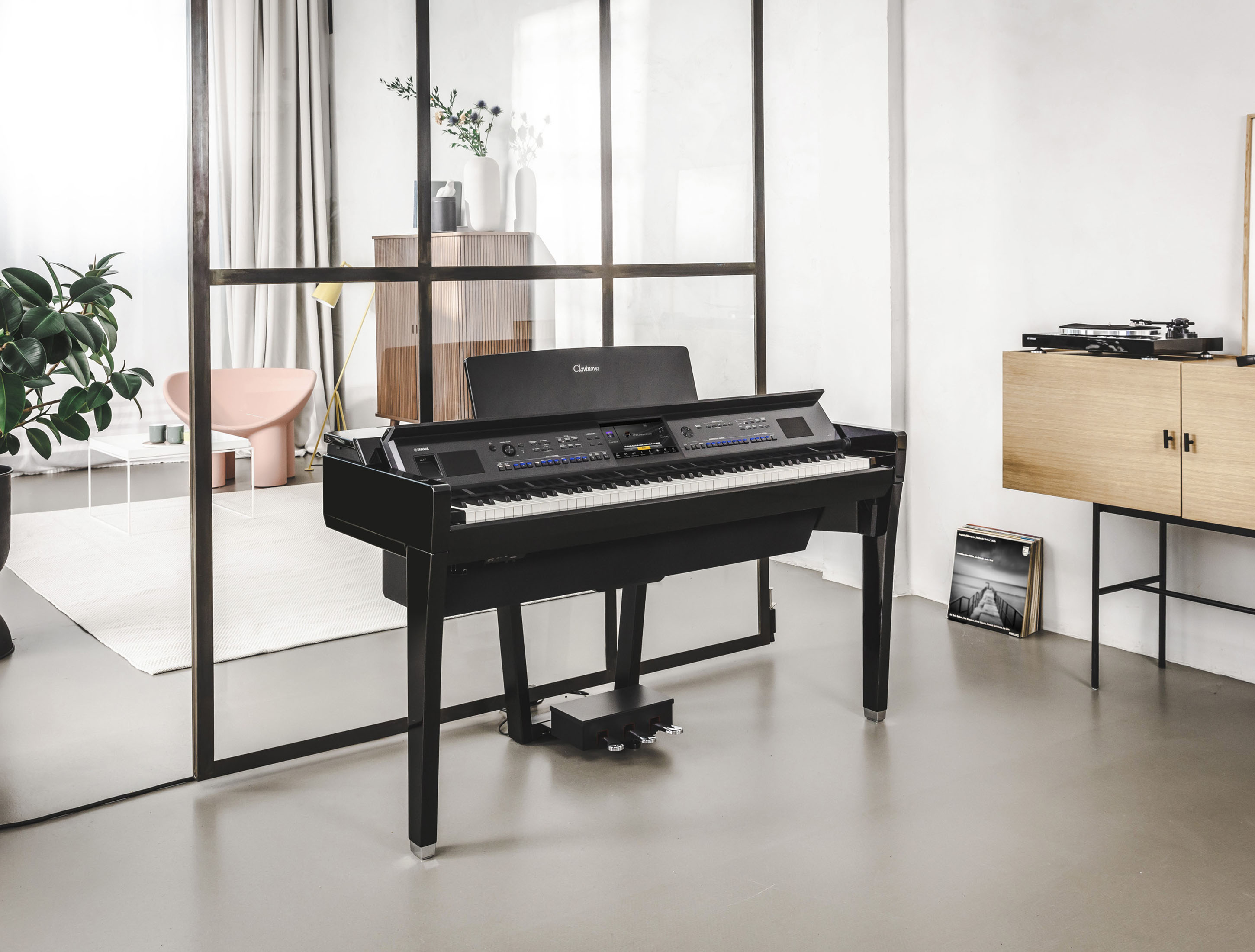 Galerie anzeigen (12 Bilder) yamaha-cvp909pe-ls001
