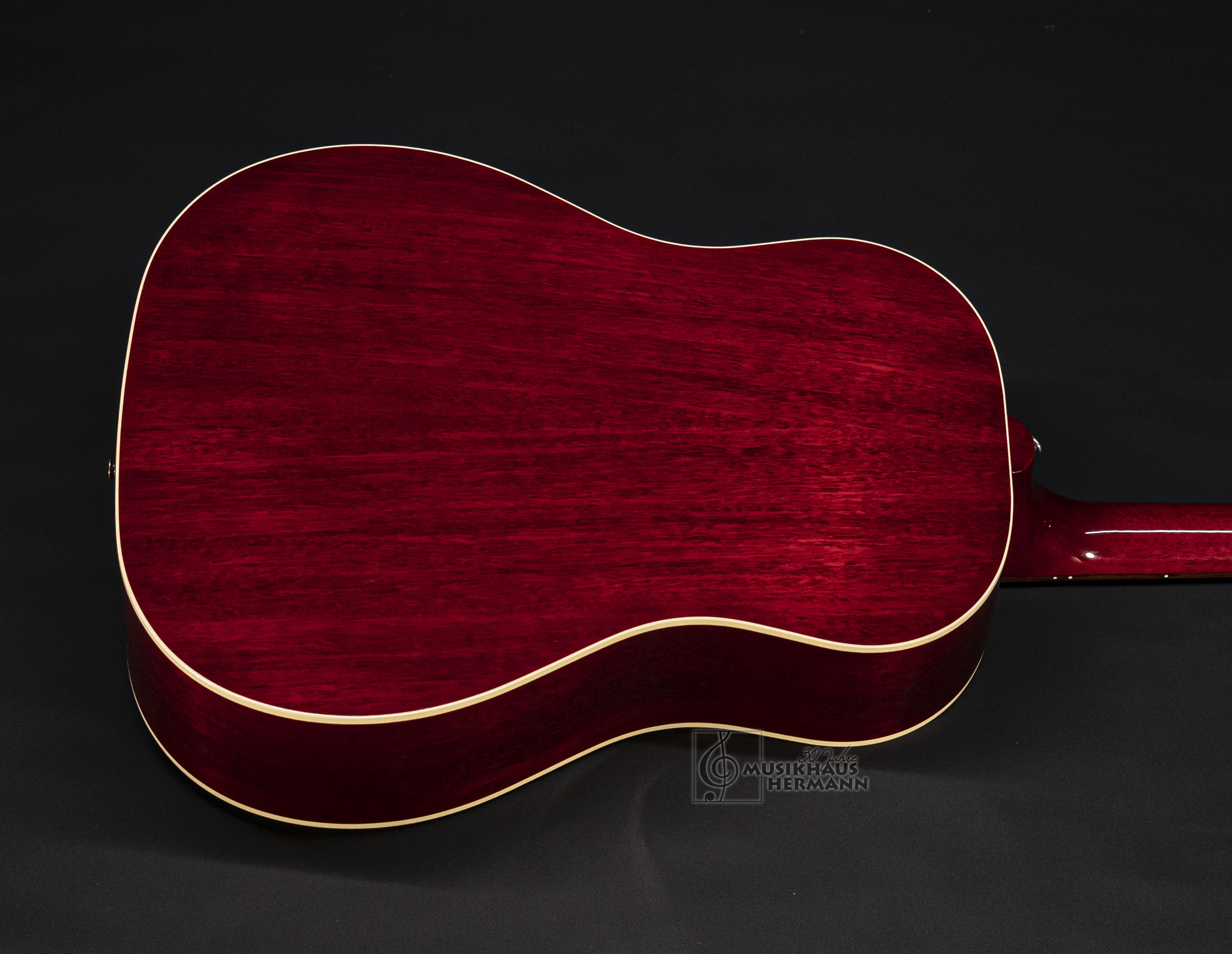 Galerie anzeigen (19 Bilder) a9-1758 gibson-j-45-slash-signature-vermillion-burst