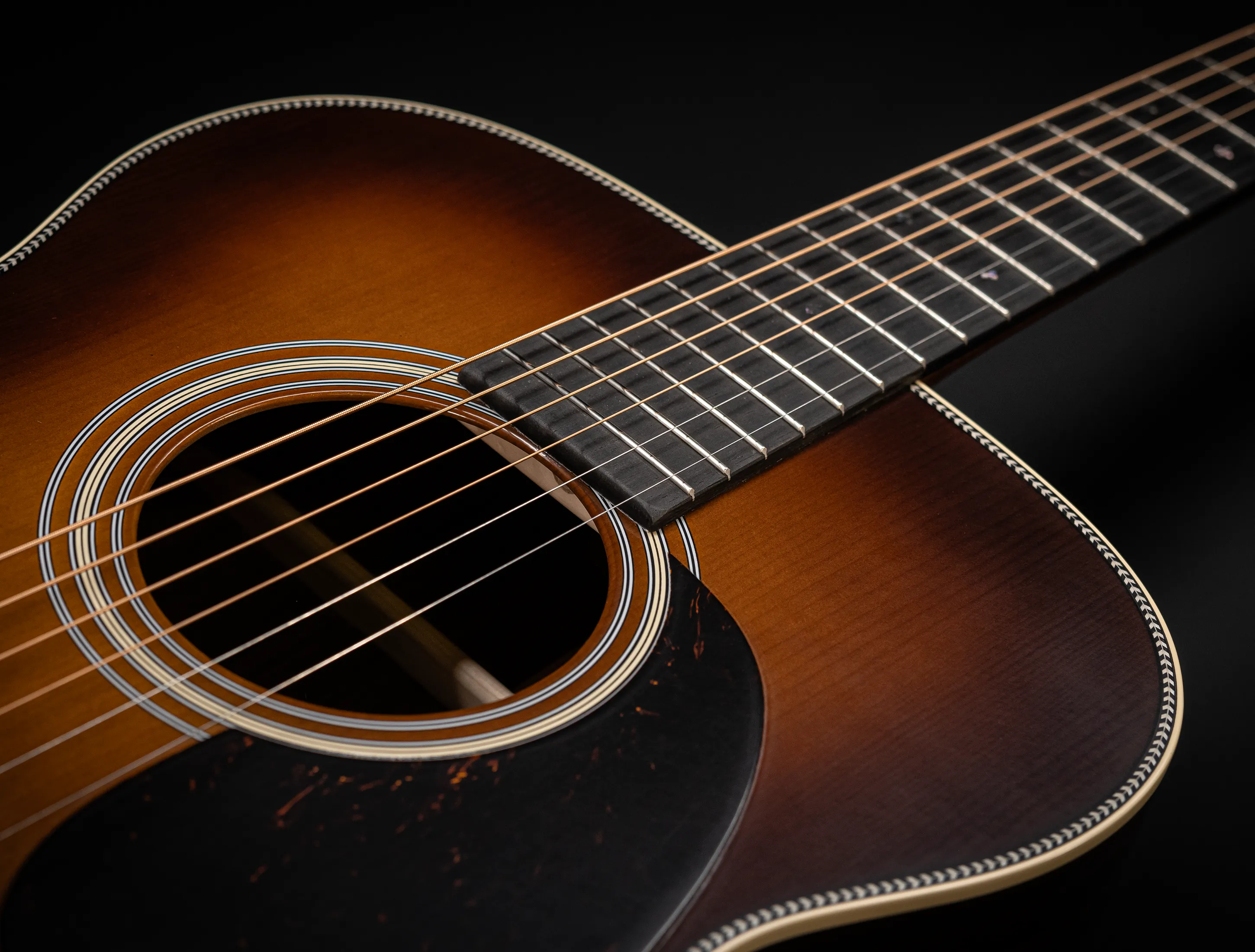 Galerie anzeigen (30 Bilder) a170570 Martin Custom Shop 000-28 Authentic 1937 - Ambertone Burst