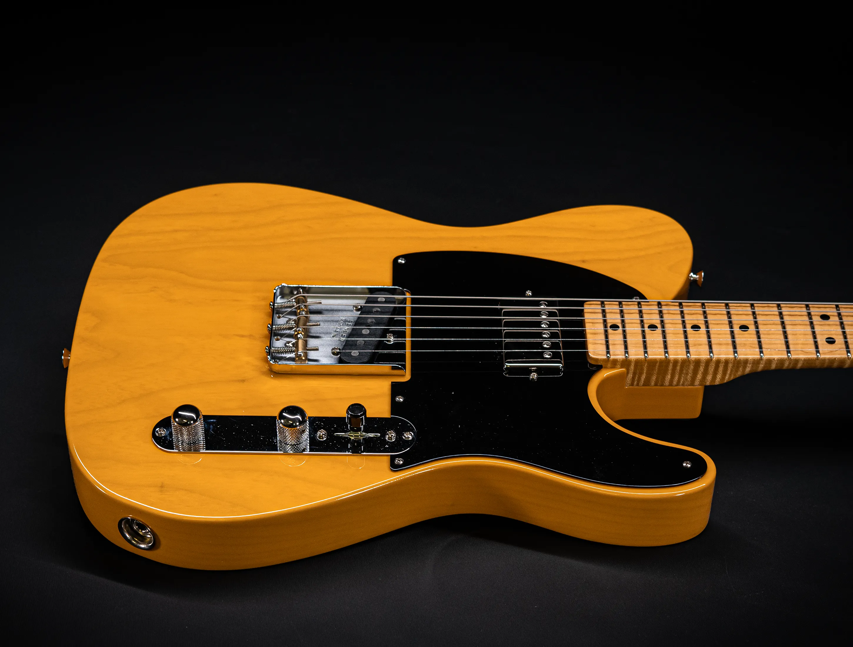 a175664-Fender-MBD- Limited-1952-Humbucker-Telecaster-Timeless-NOS-flame-Neck-Aged-Butterscotch-Blonde-