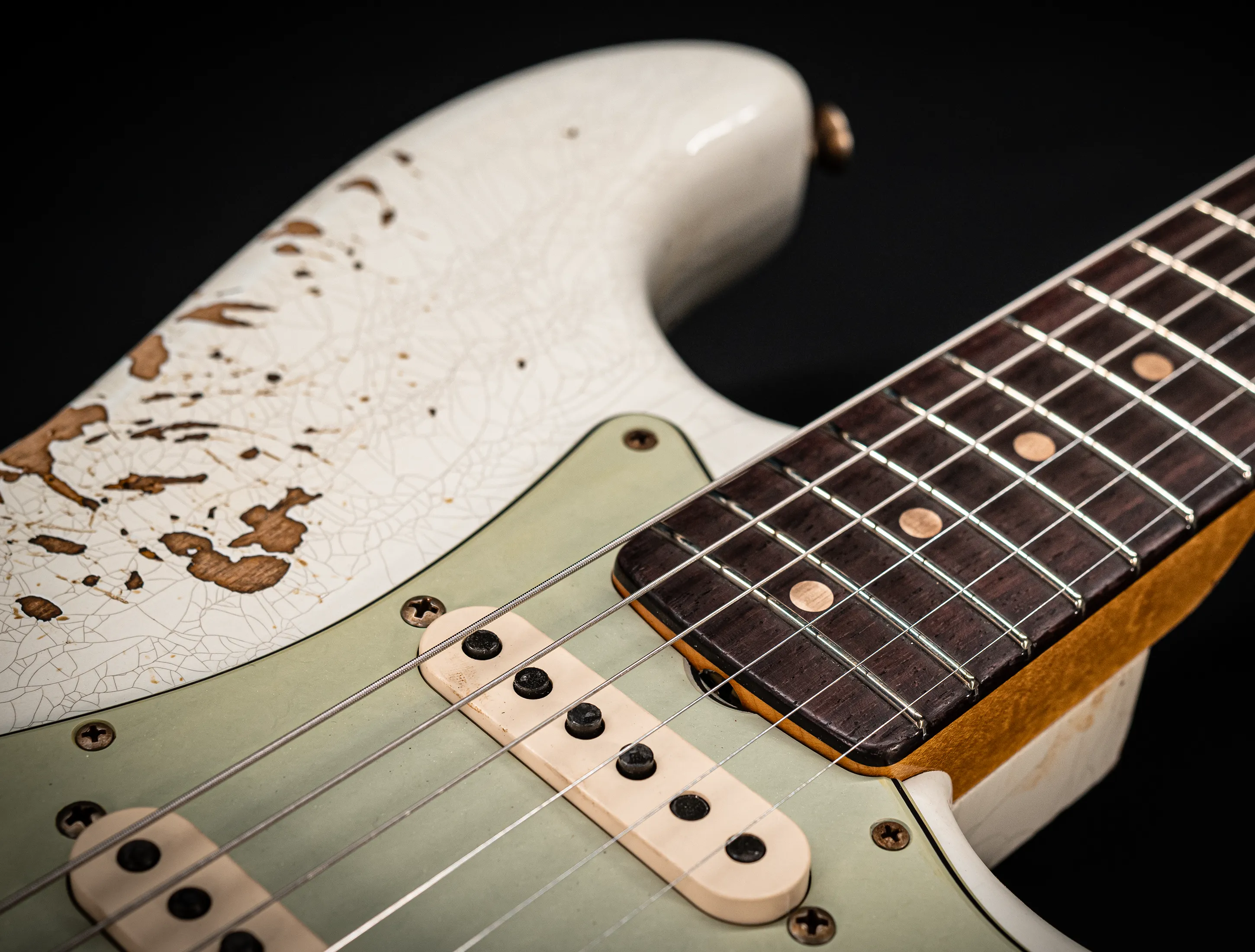 Fender MBD 1963 Stratocaster Heavy Relic - Super Faded Aged Olympic White