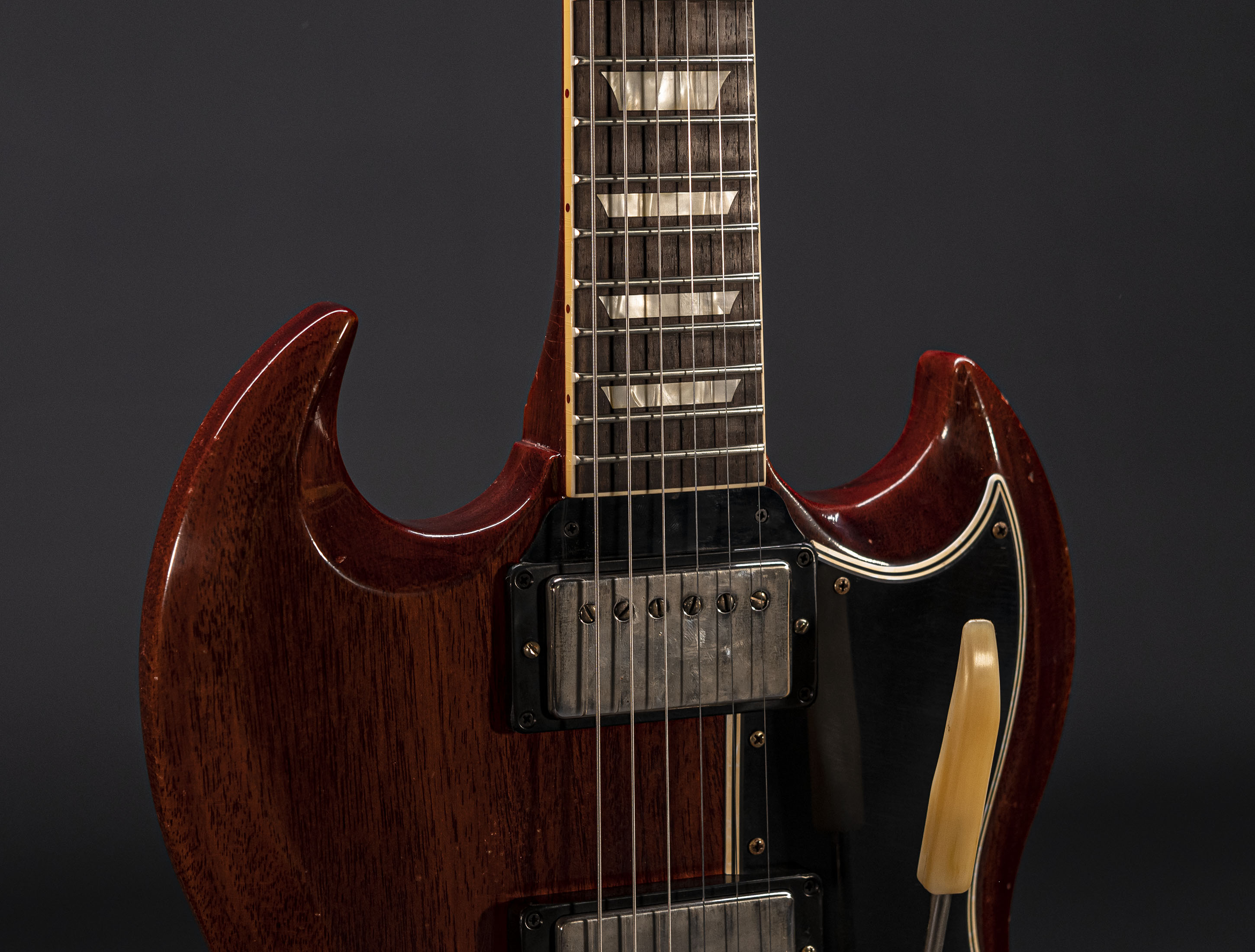 a123212-Gibson-SG-1964-Standard-Reissue-Maestro-Vibrola-Murphy-Lab-Heavy-Aged-Faded-Cherry a123212-gibson-sg-1964-standard-reissue-maestro-vibrola-murphy-lab-heavy-aged-faded-cherry