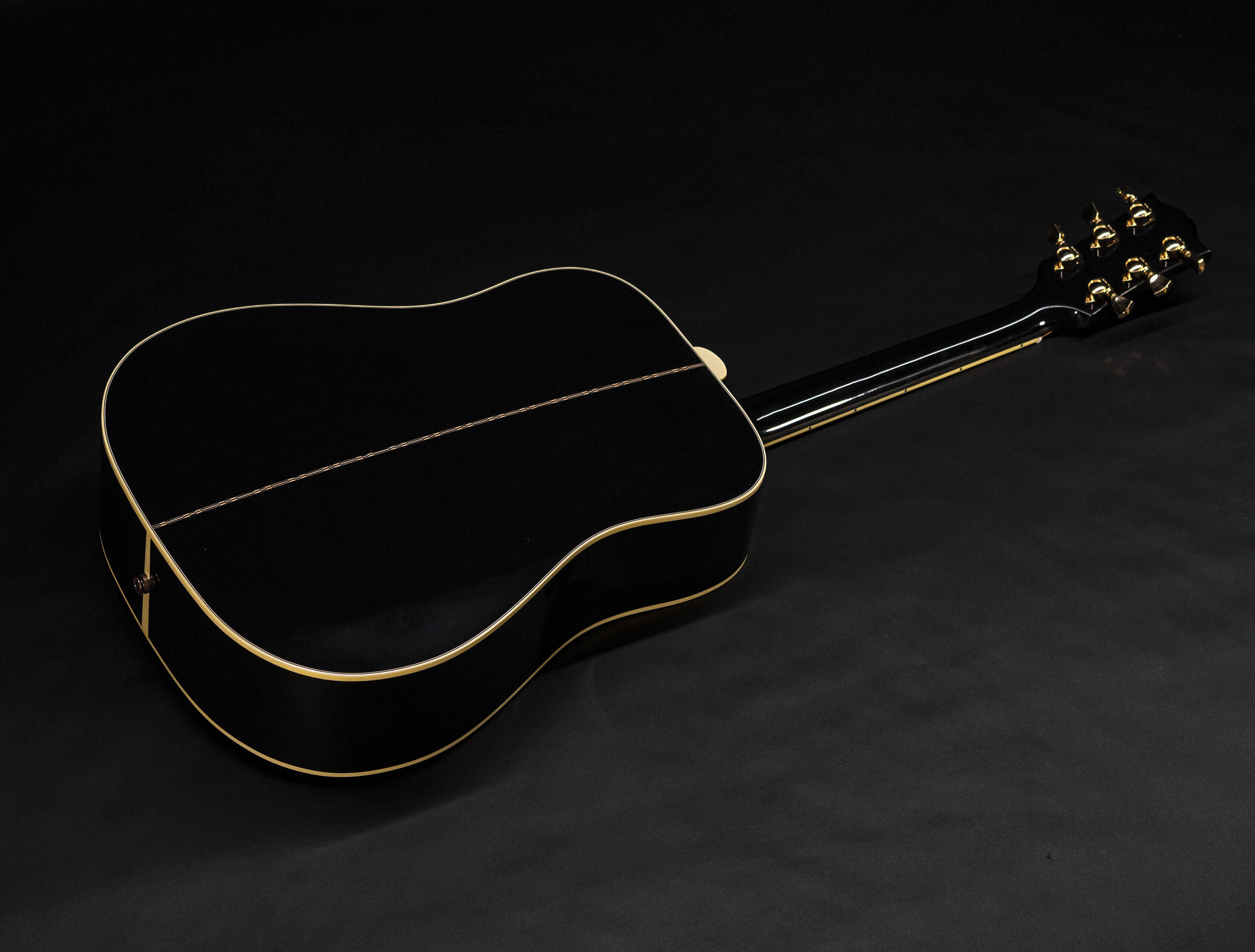 Show gallery (24 images) a110418 Gibson Elvis Dove Signature A Gift for the King - Ebony