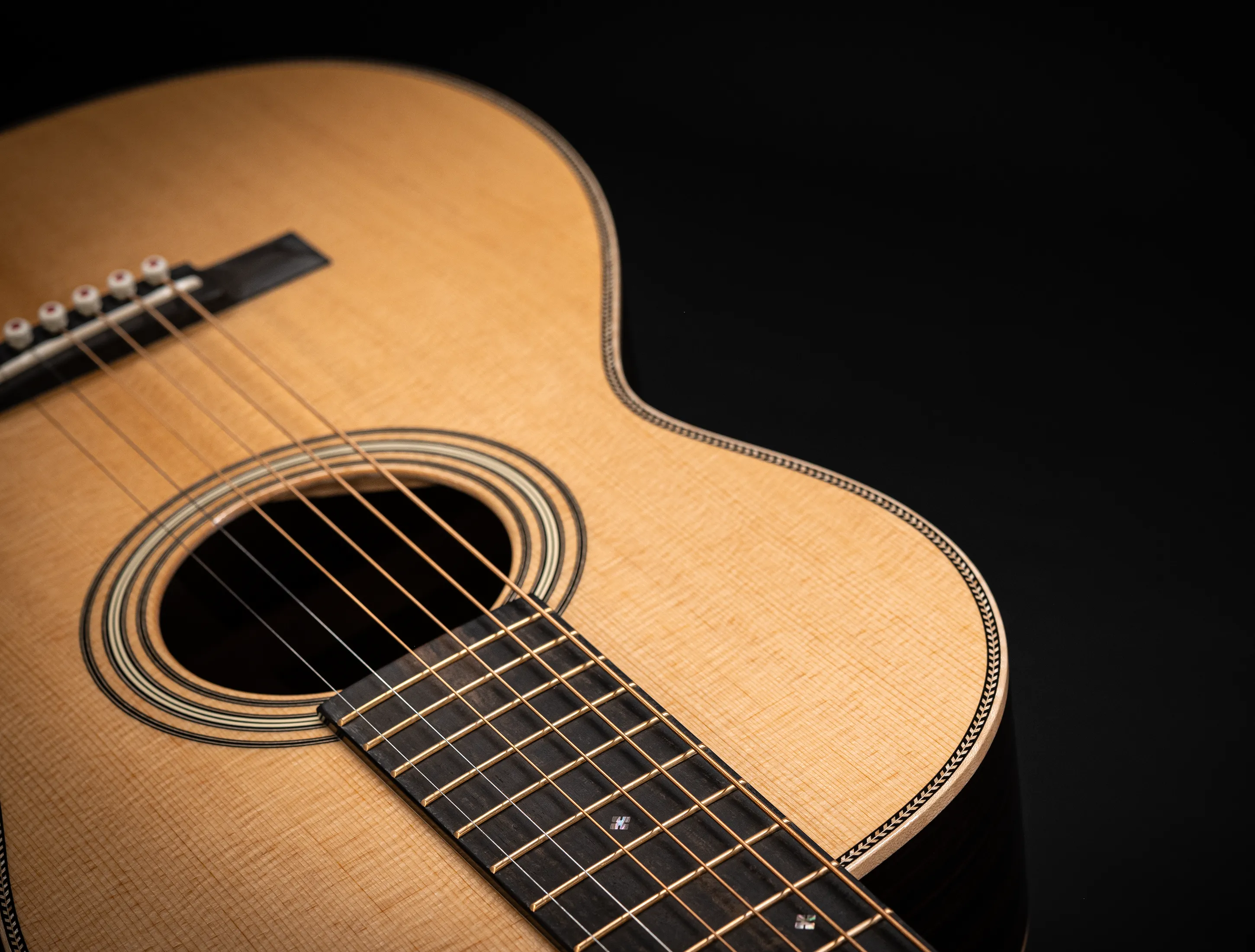 Show gallery (31 images) a170911 Martin 012-28 12-Fret Modern Deluxe Musikhaus-Hermann