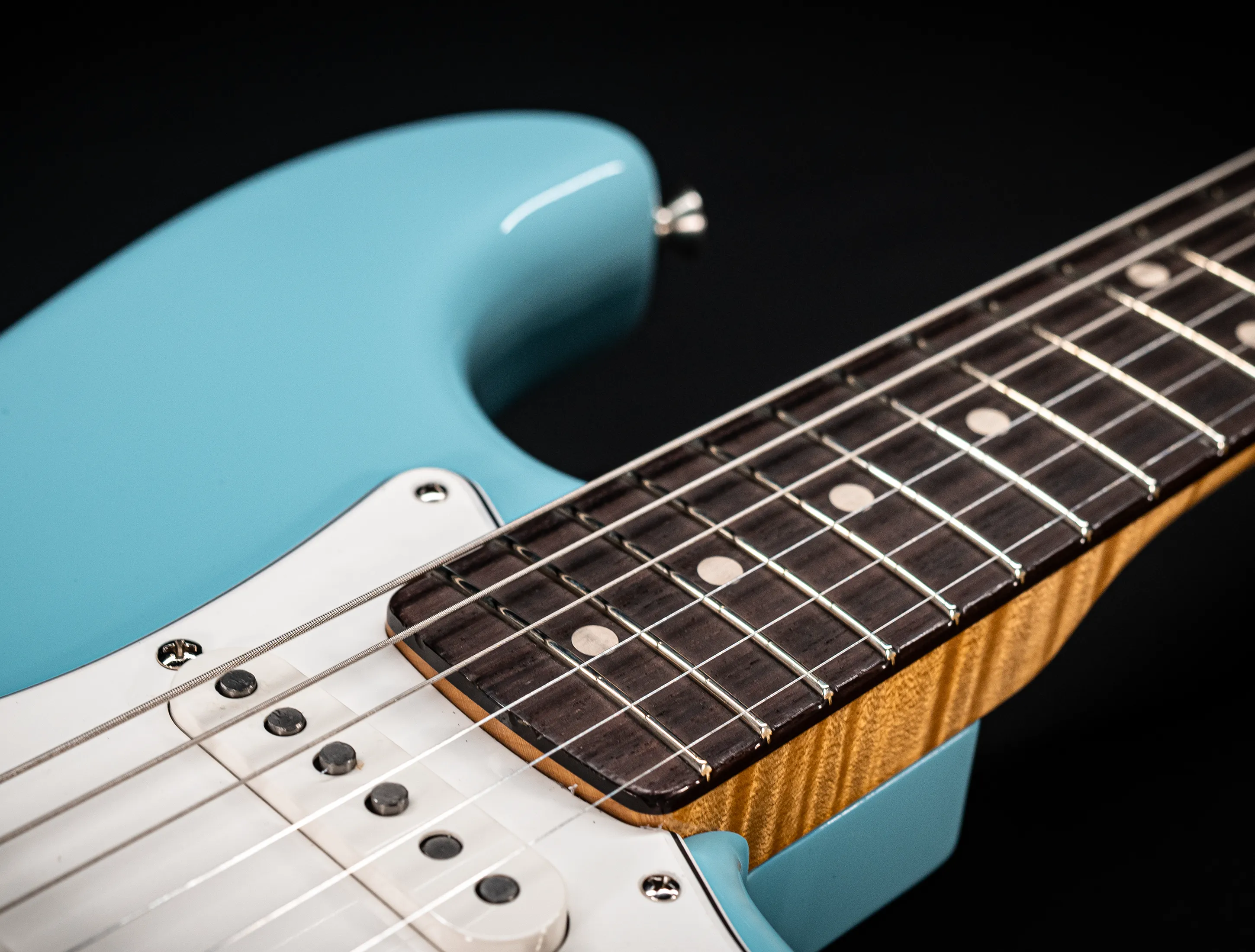 Fender MBD 1963 Stratocaster Prestige NOS flame Neck - Daphne Blue