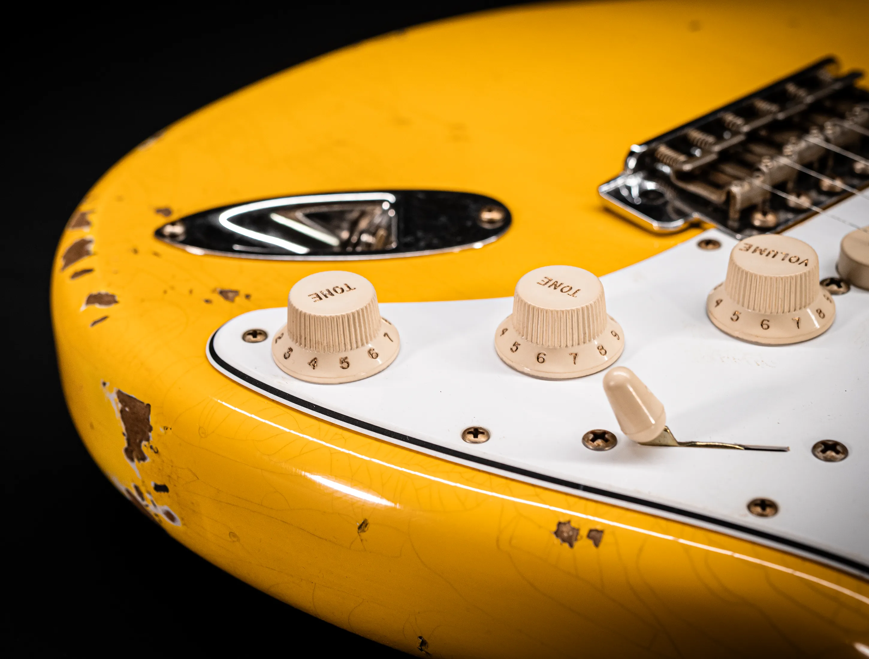 Fender MBD 1963 Stratocaster Between Relic & Heavy Relic - Aged Graffity Yellow