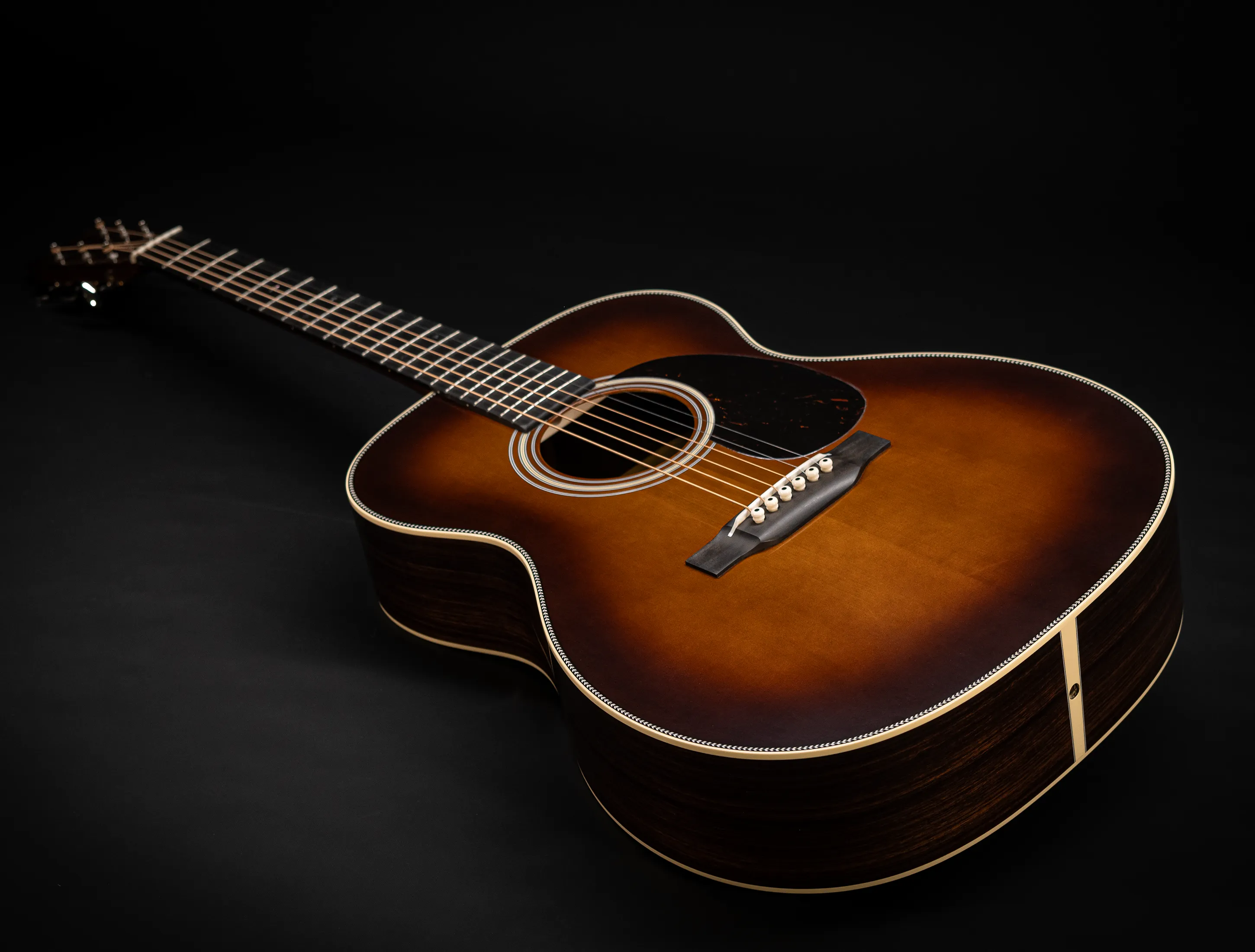 Galerie anzeigen (30 Bilder) a170590 Martin Custom Shop 000-28 Authentic 1937 - Ambertone Burst