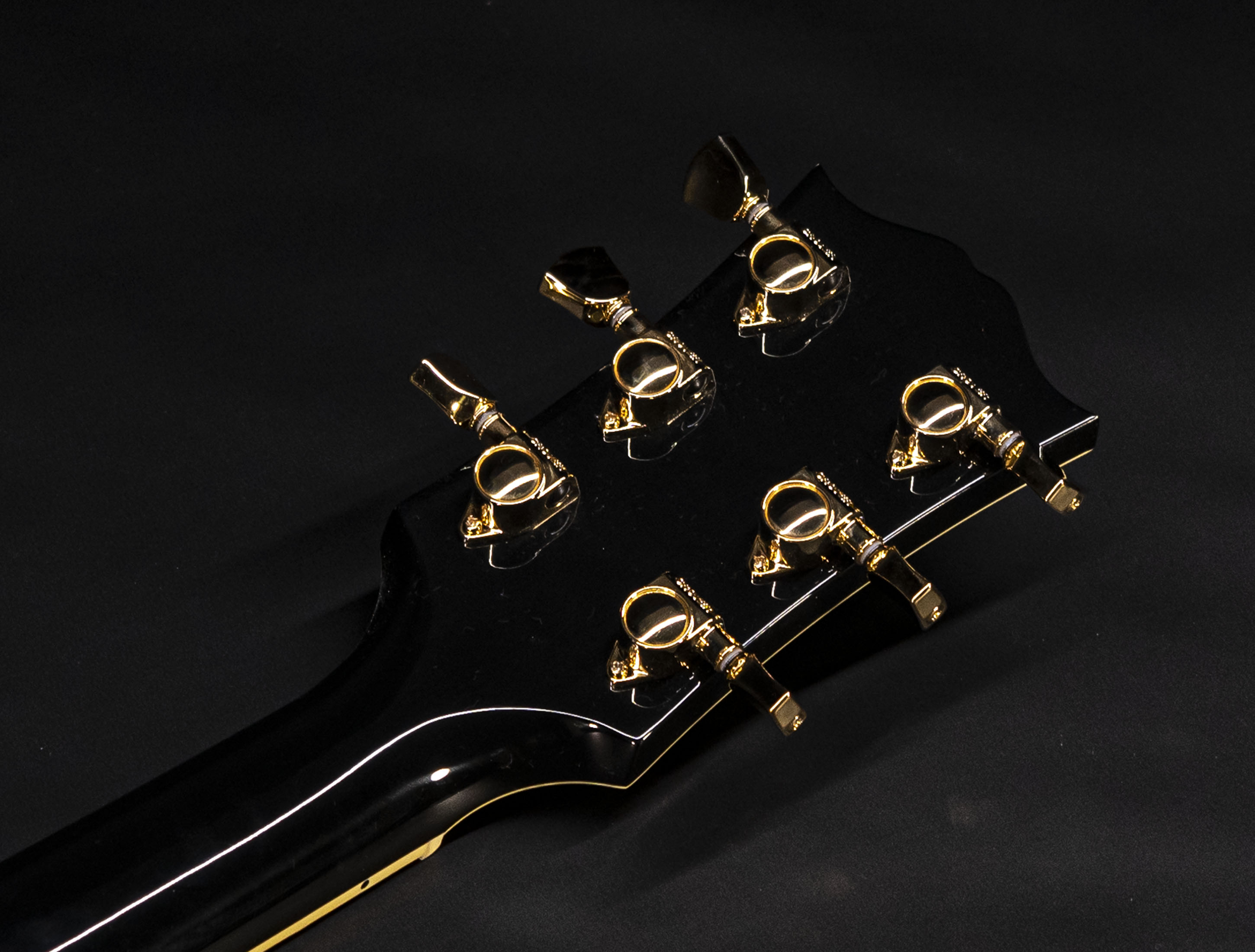 Show gallery (22 images) a110400 gibson-elvis-sj-200-signature-the-king-of-rock-and-roll-ebony