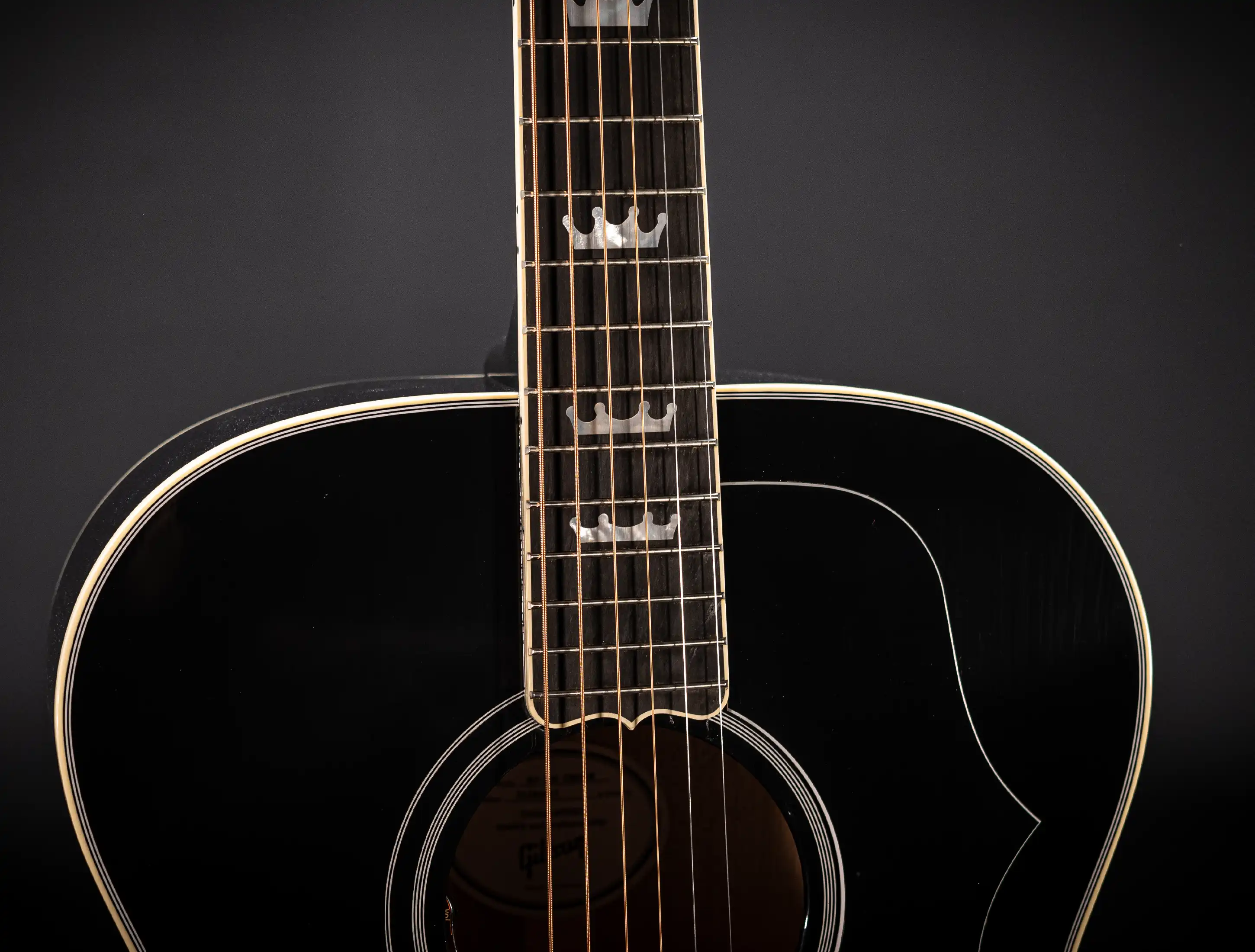 Show gallery (26 images) a154137 Gibson-SJ-200-King-Crown-of-Rock-and-Roll-Custom-Shop